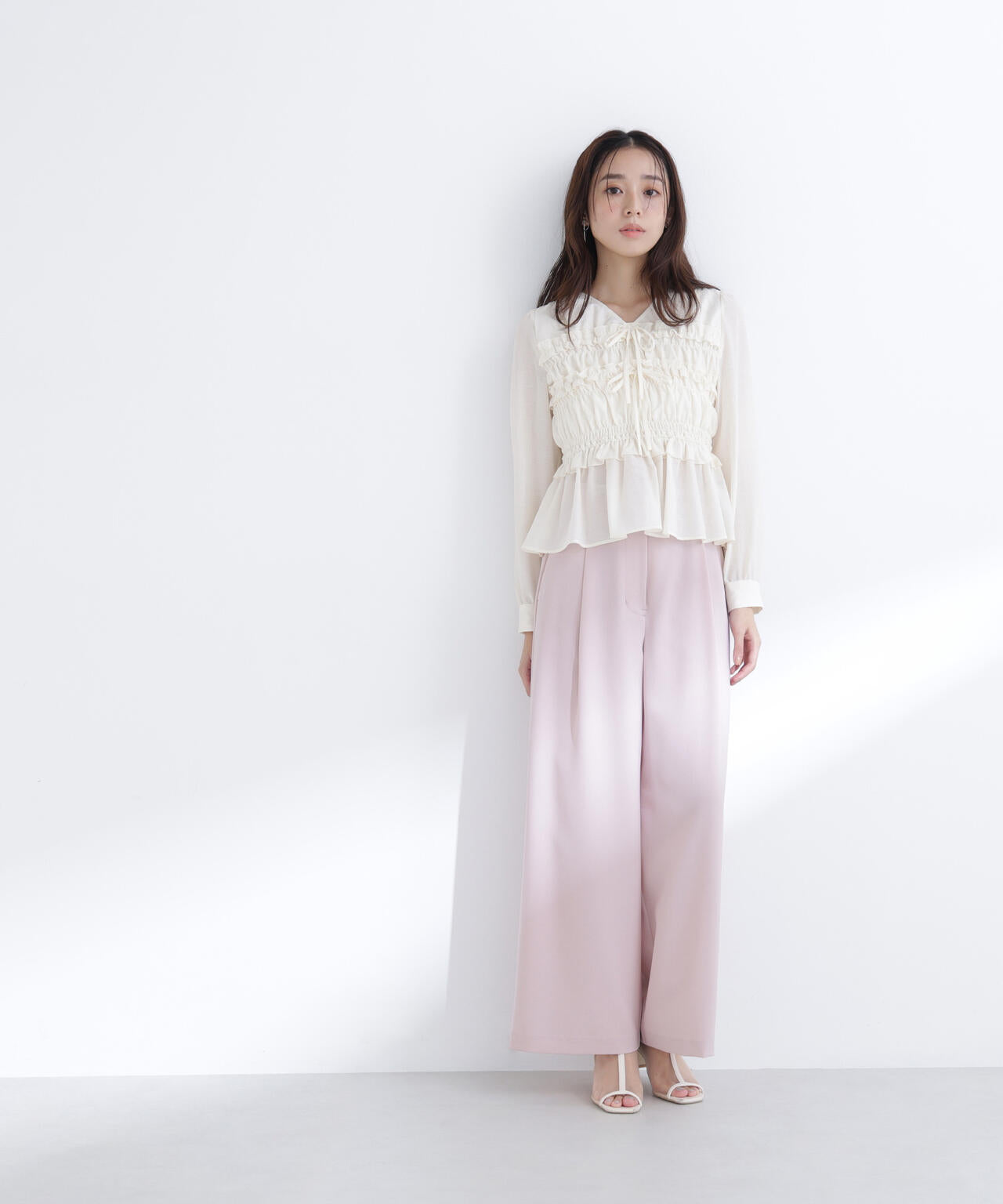 ベルテッドタックワイドパンツ