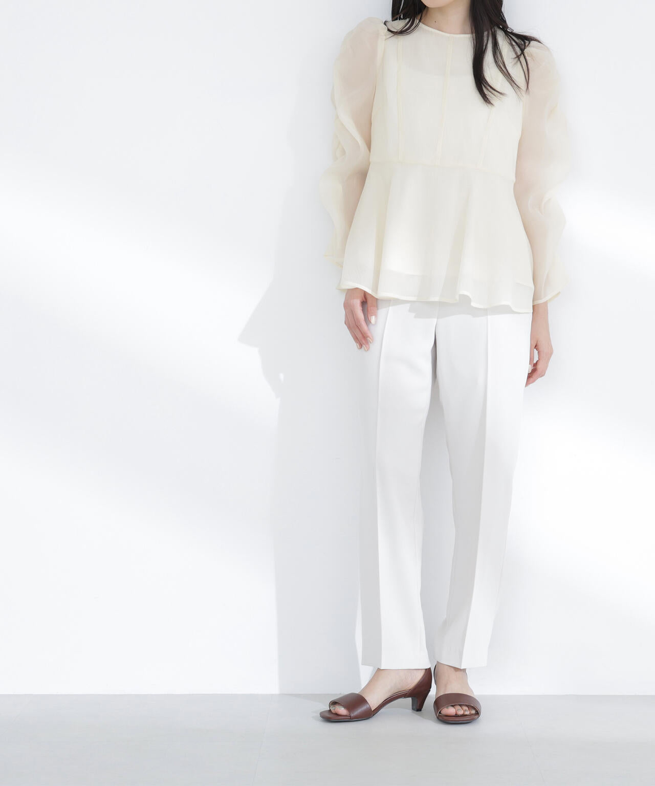 カラーテーパードパンツ