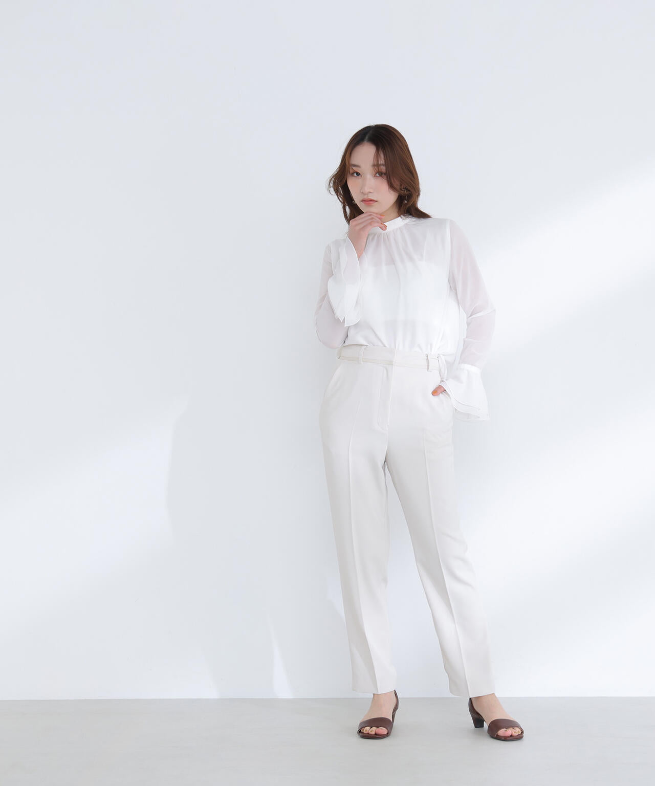 カラーテーパードパンツ