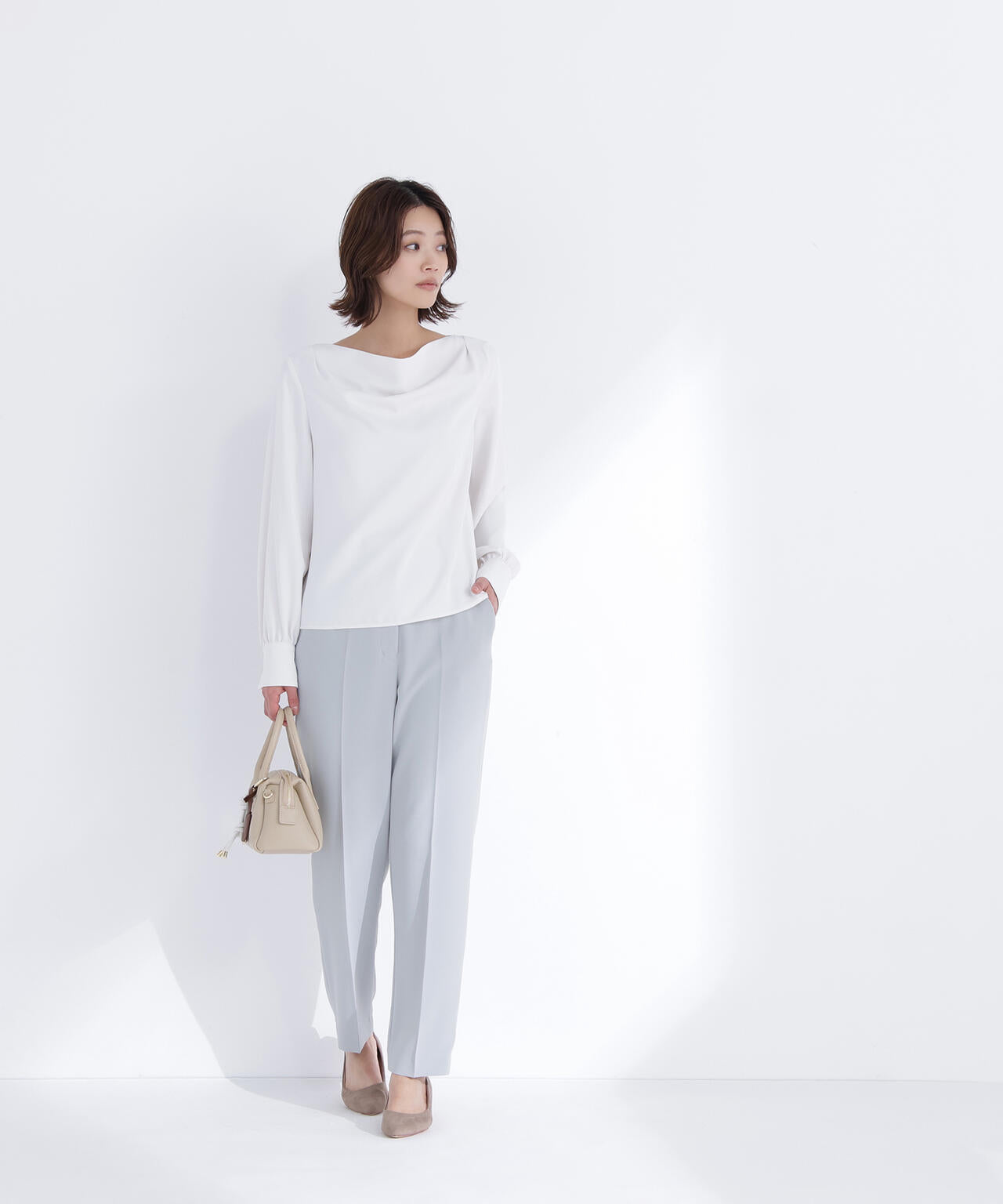 カラーテーパードパンツ