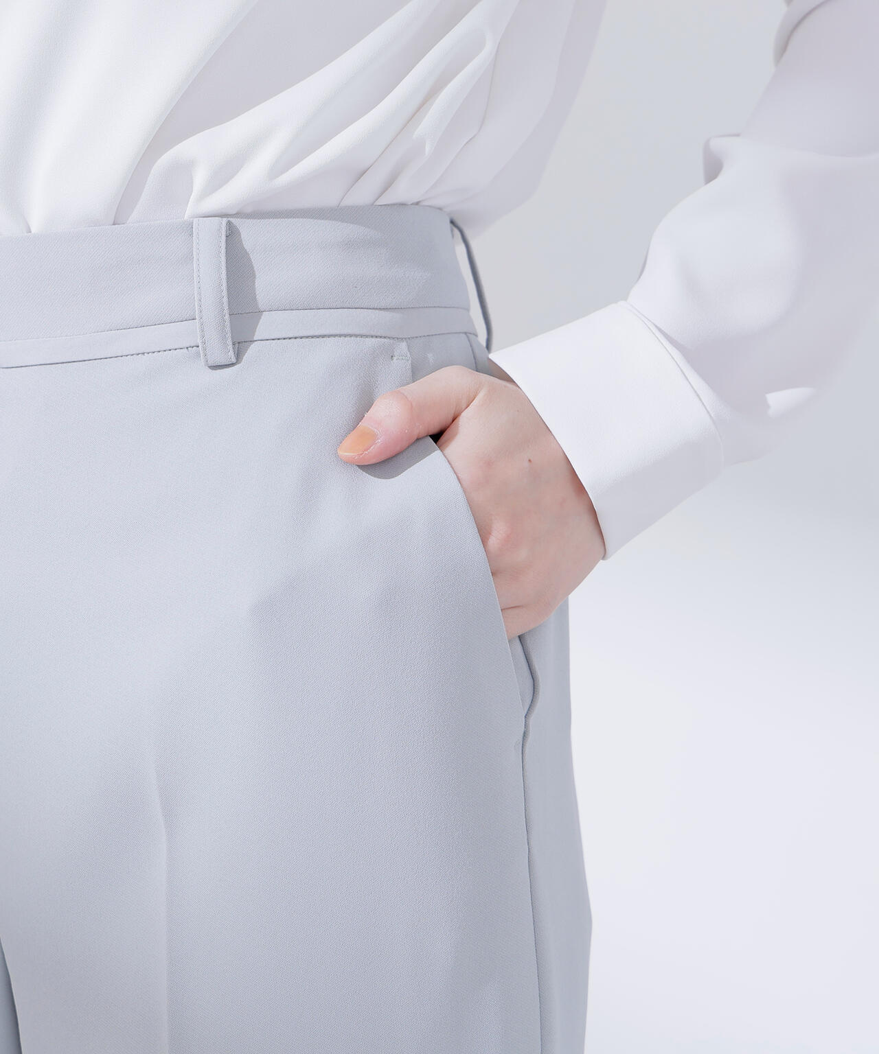 カラーテーパードパンツ