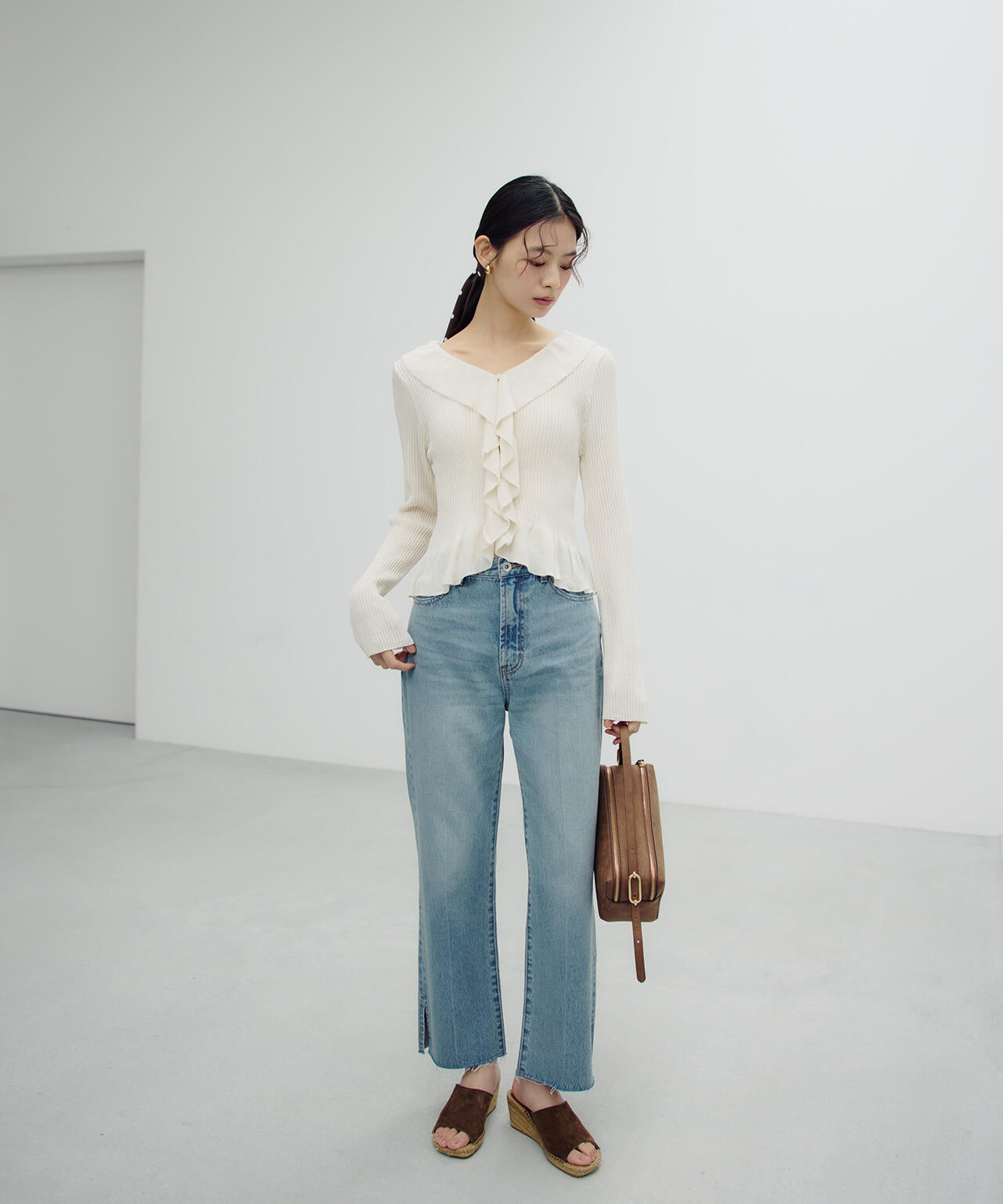 サイドスリットストレートデニムパンツ