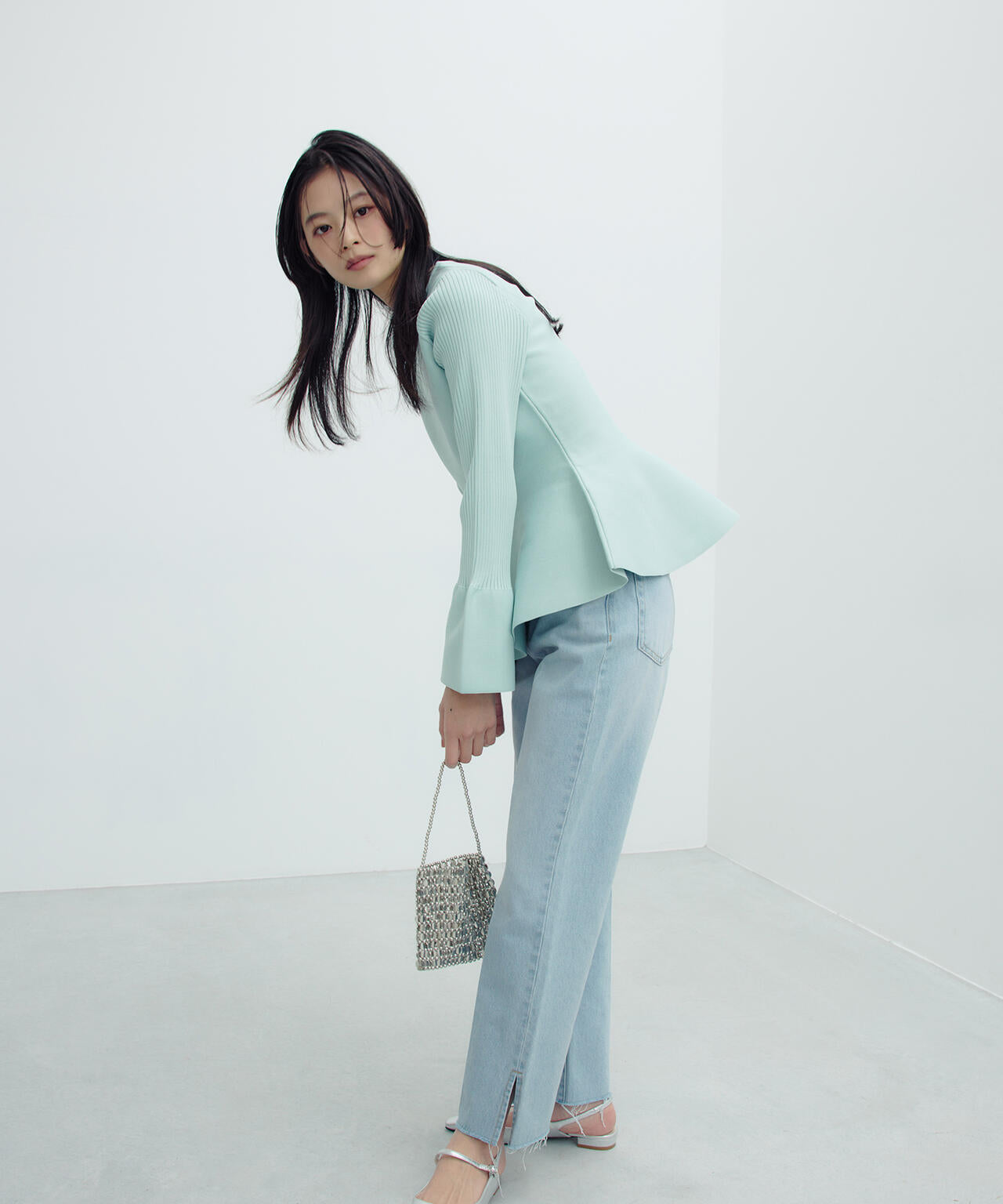 サイドスリットストレートデニムパンツ