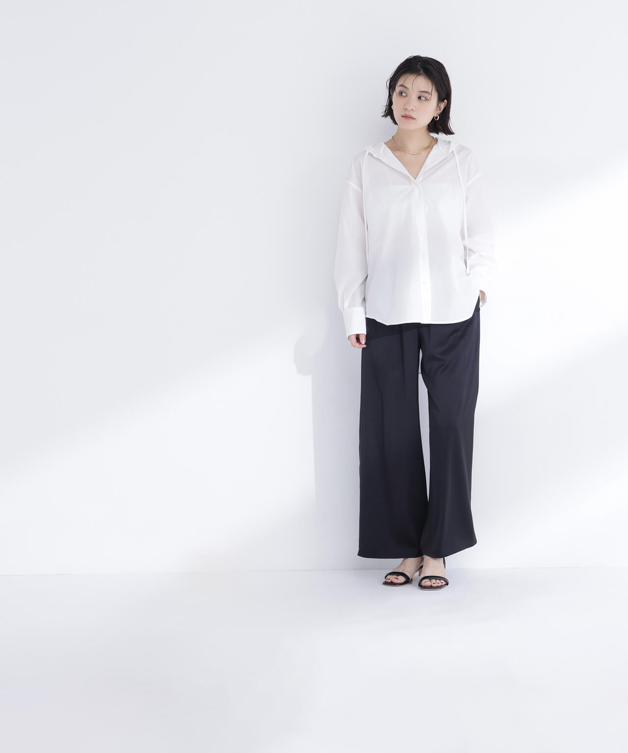 サテンイージーパンツ