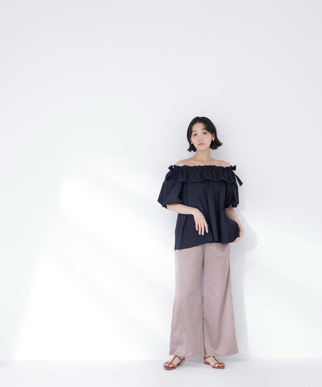 サテンイージーパンツ