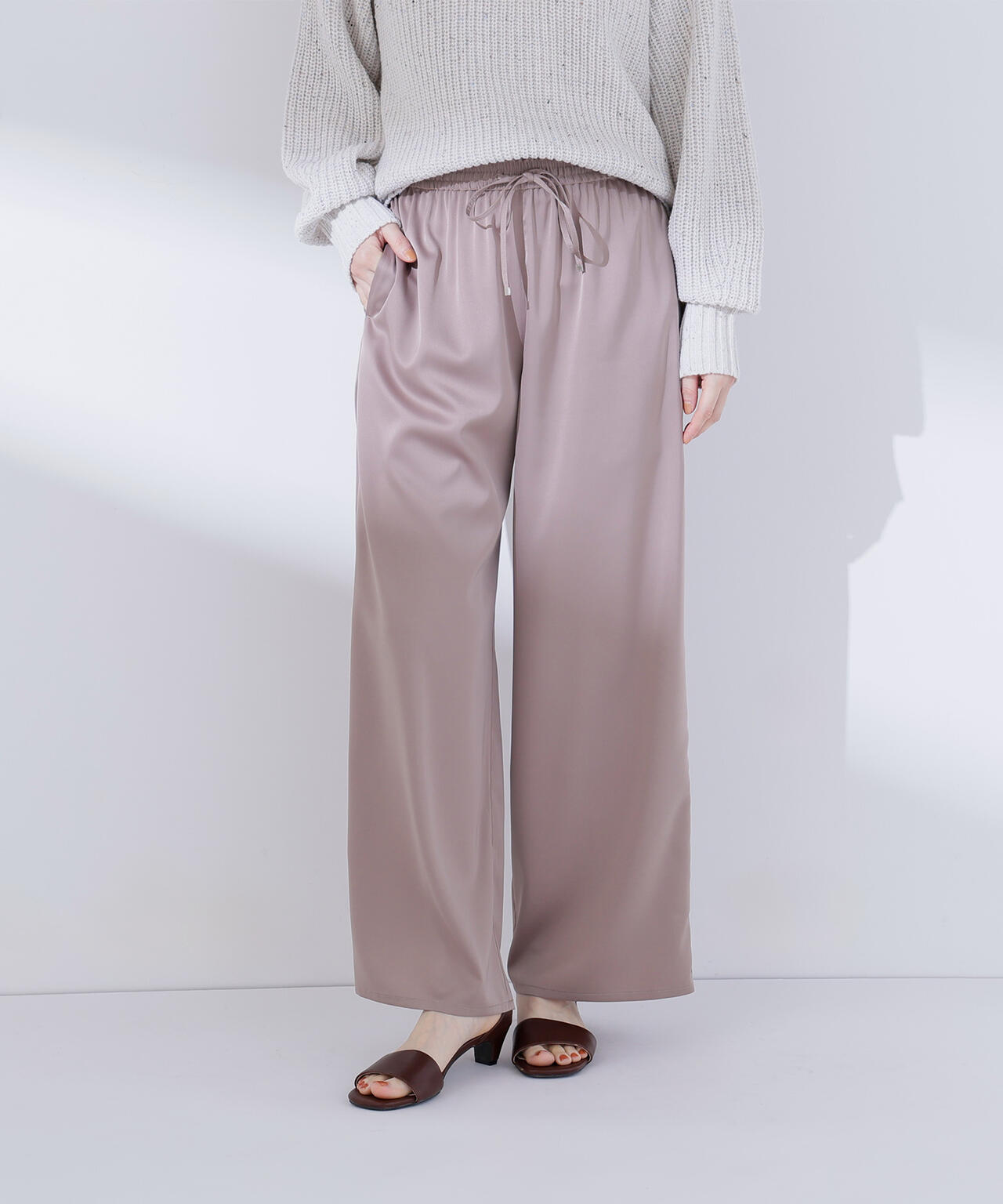 サテンイージーパンツ