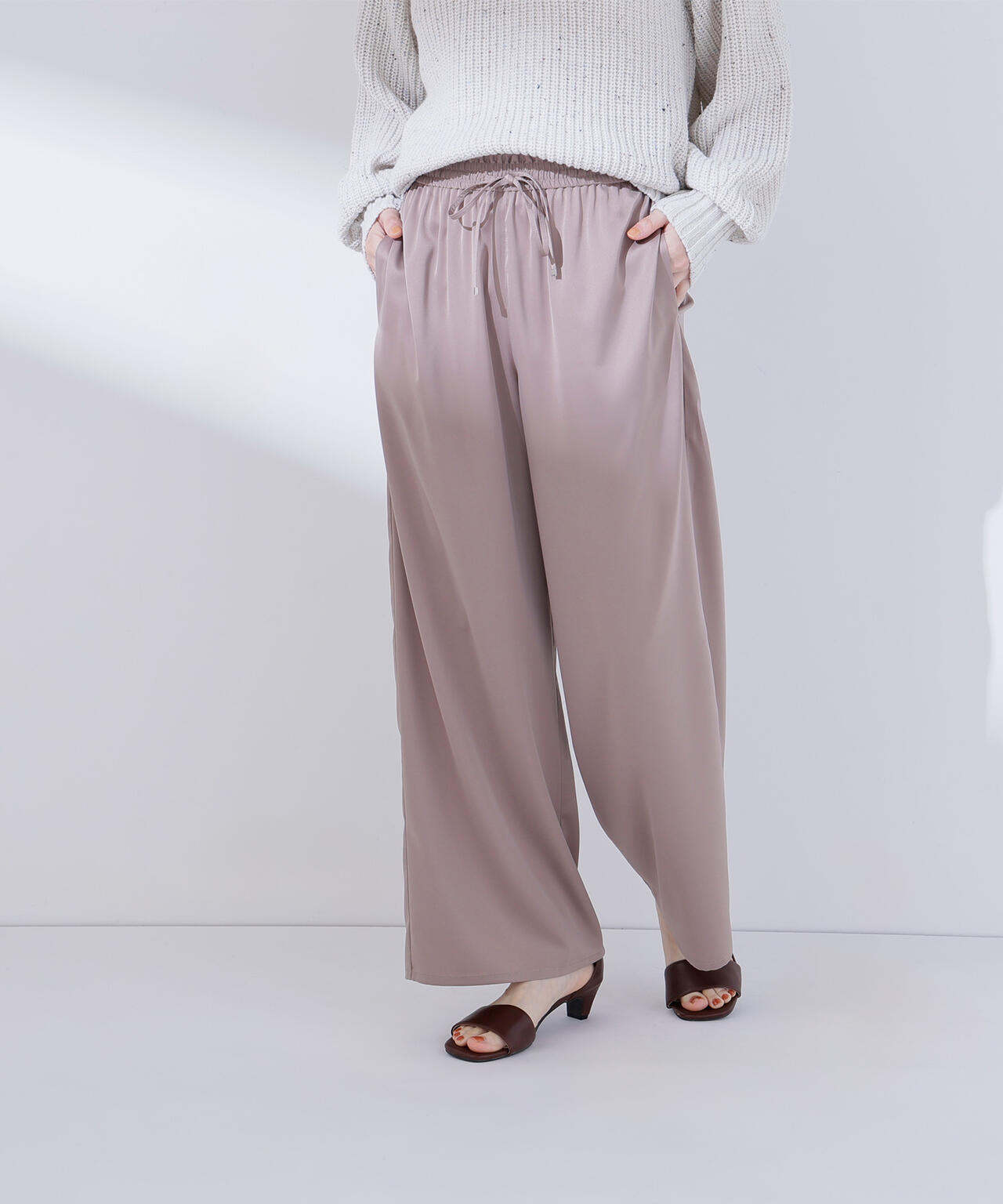 サテンイージーパンツ