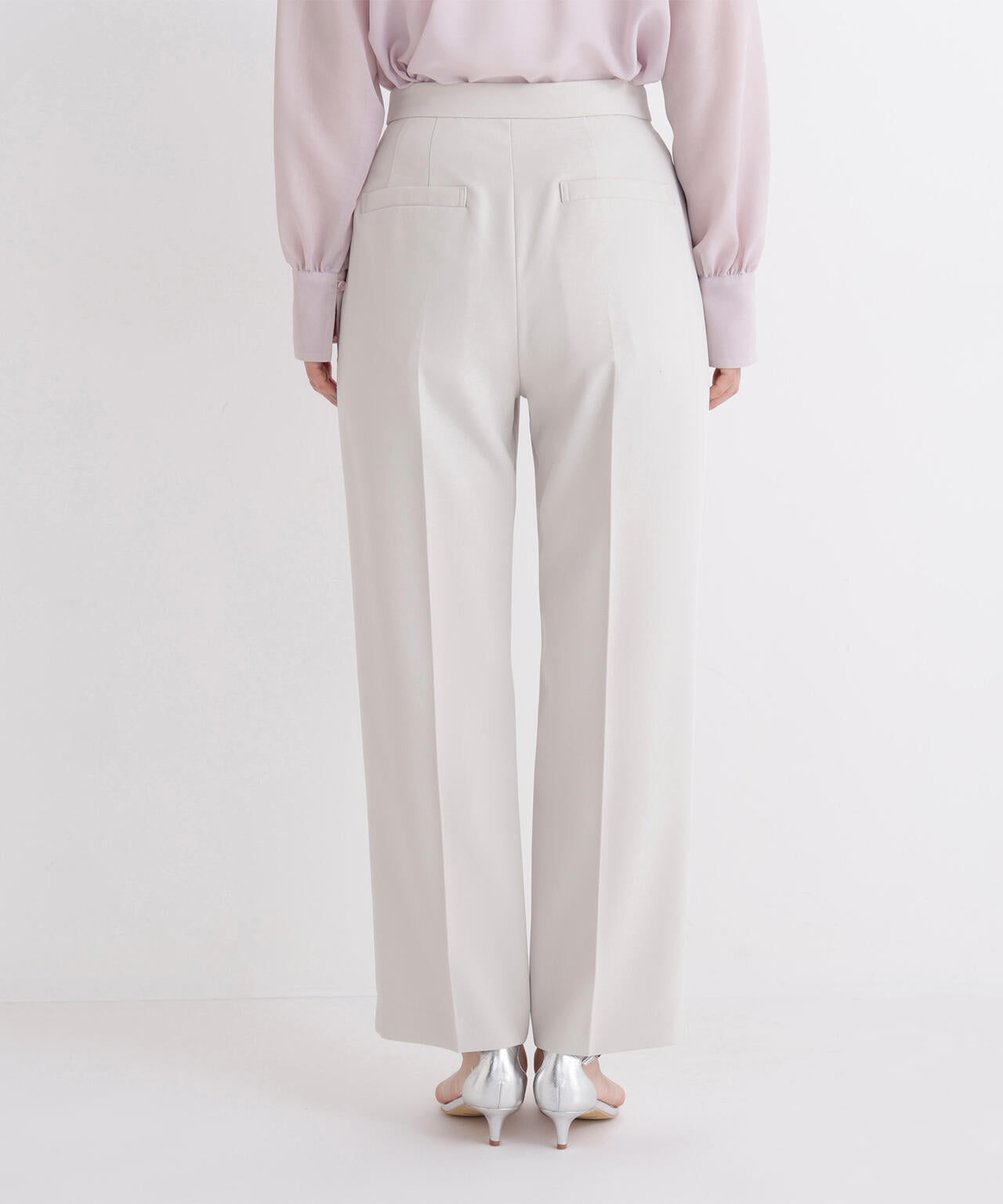 スタイルアップストレートパンツ