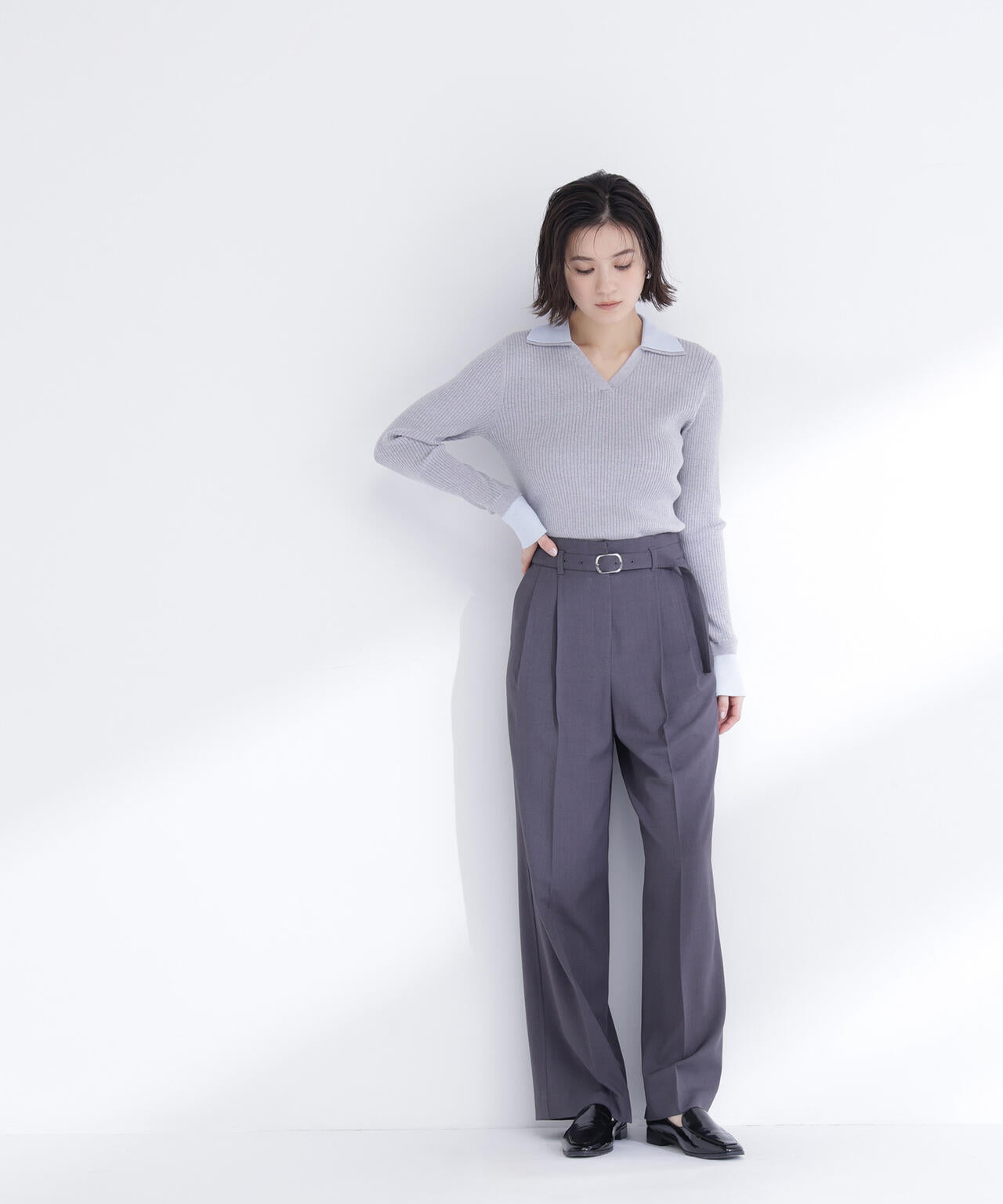 タックステッチベルテッドパンツ