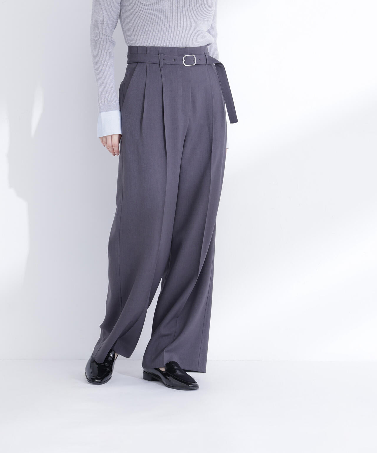 タックステッチベルテッドパンツ*