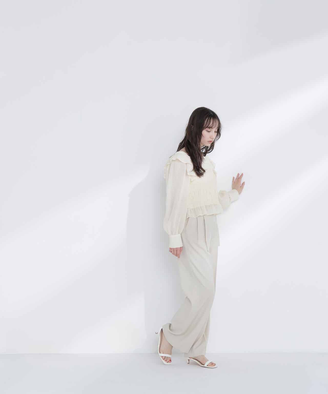 タックステッチベルテッドパンツ