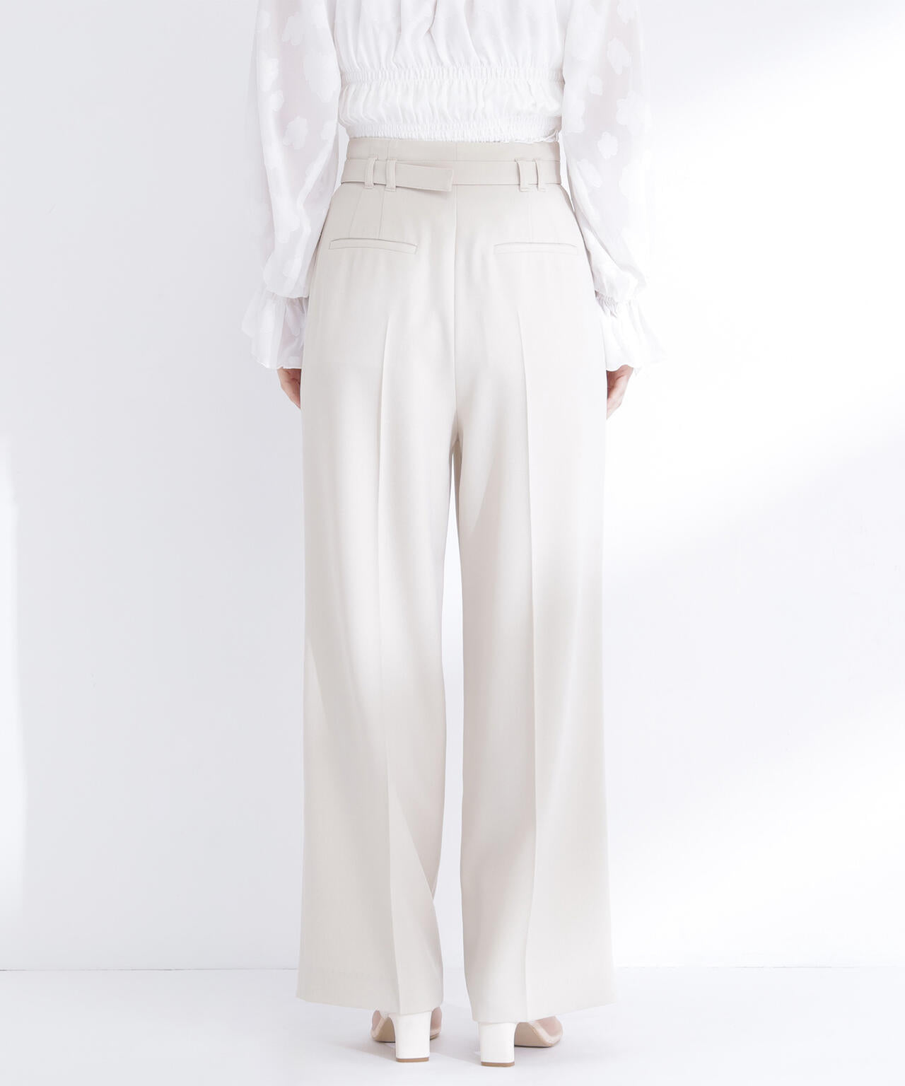 タックステッチベルテッドパンツ