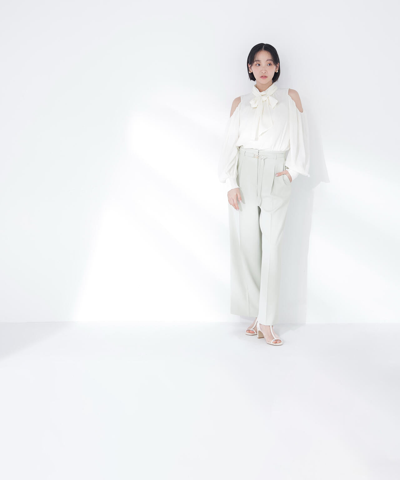 身長165　B:80 W:59 / H:85 / S:23.5 着用サイズ：M