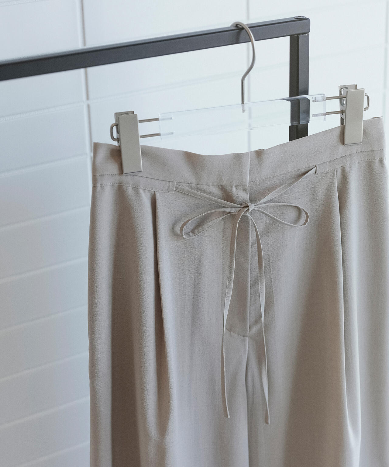 身長165　B:80 W:59 / H:85 / S:23.5 着用サイズ：M