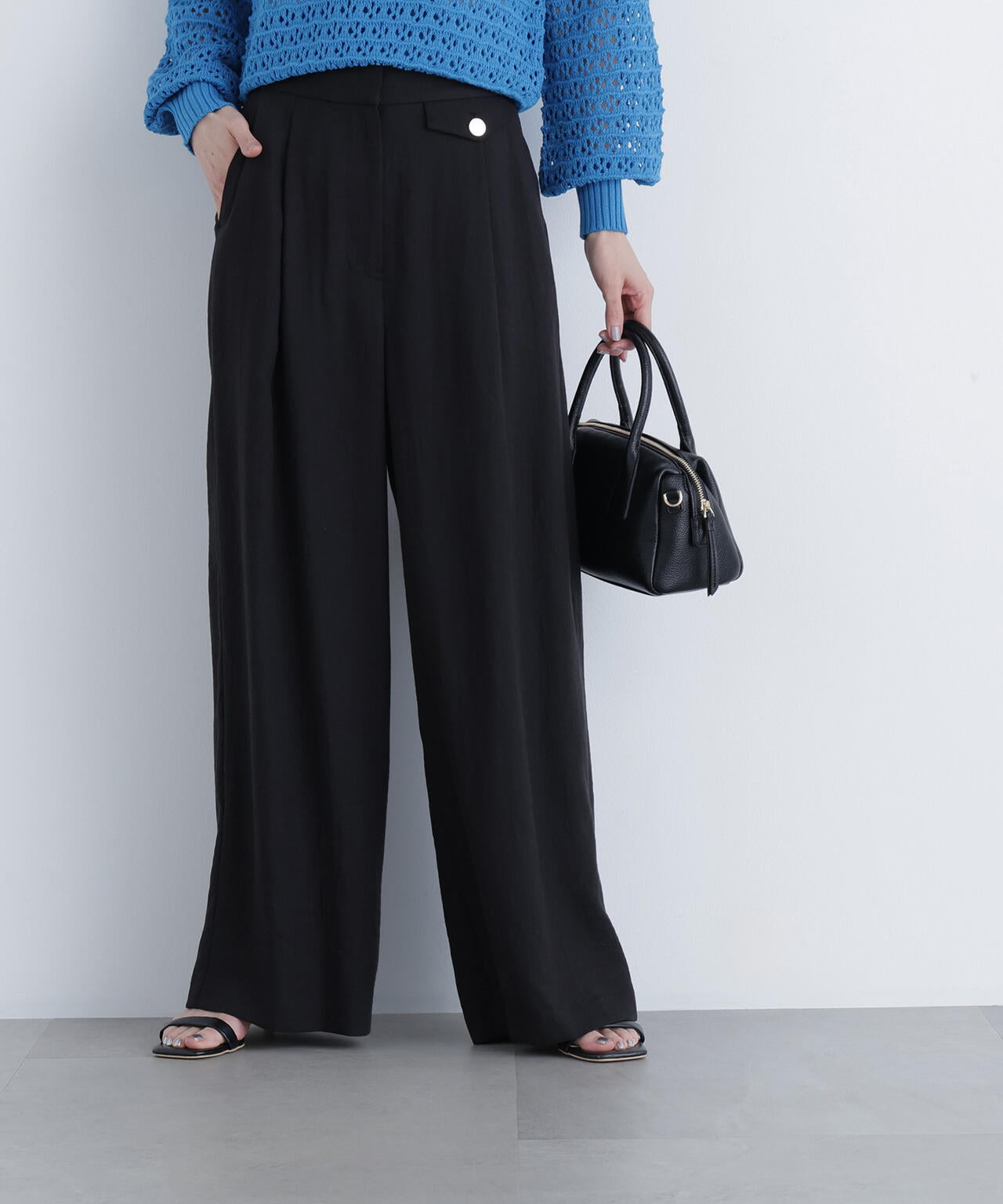 シンチバックワイドパンツ