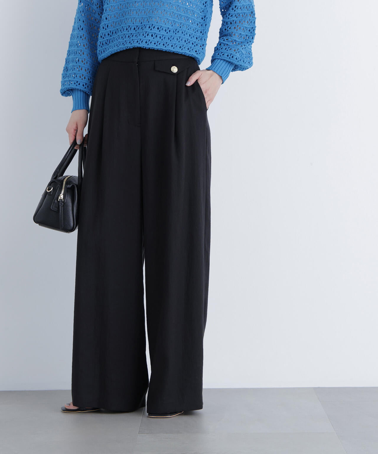 シンチバックワイドパンツ