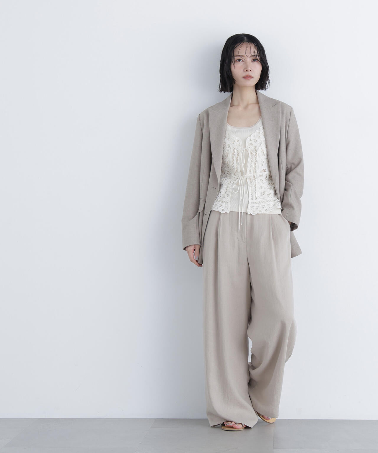 シンチバックワイドパンツ