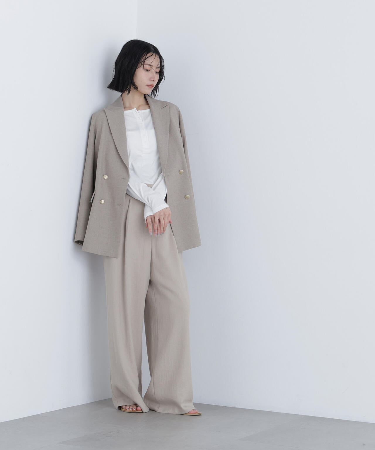 シンチバックワイドパンツ