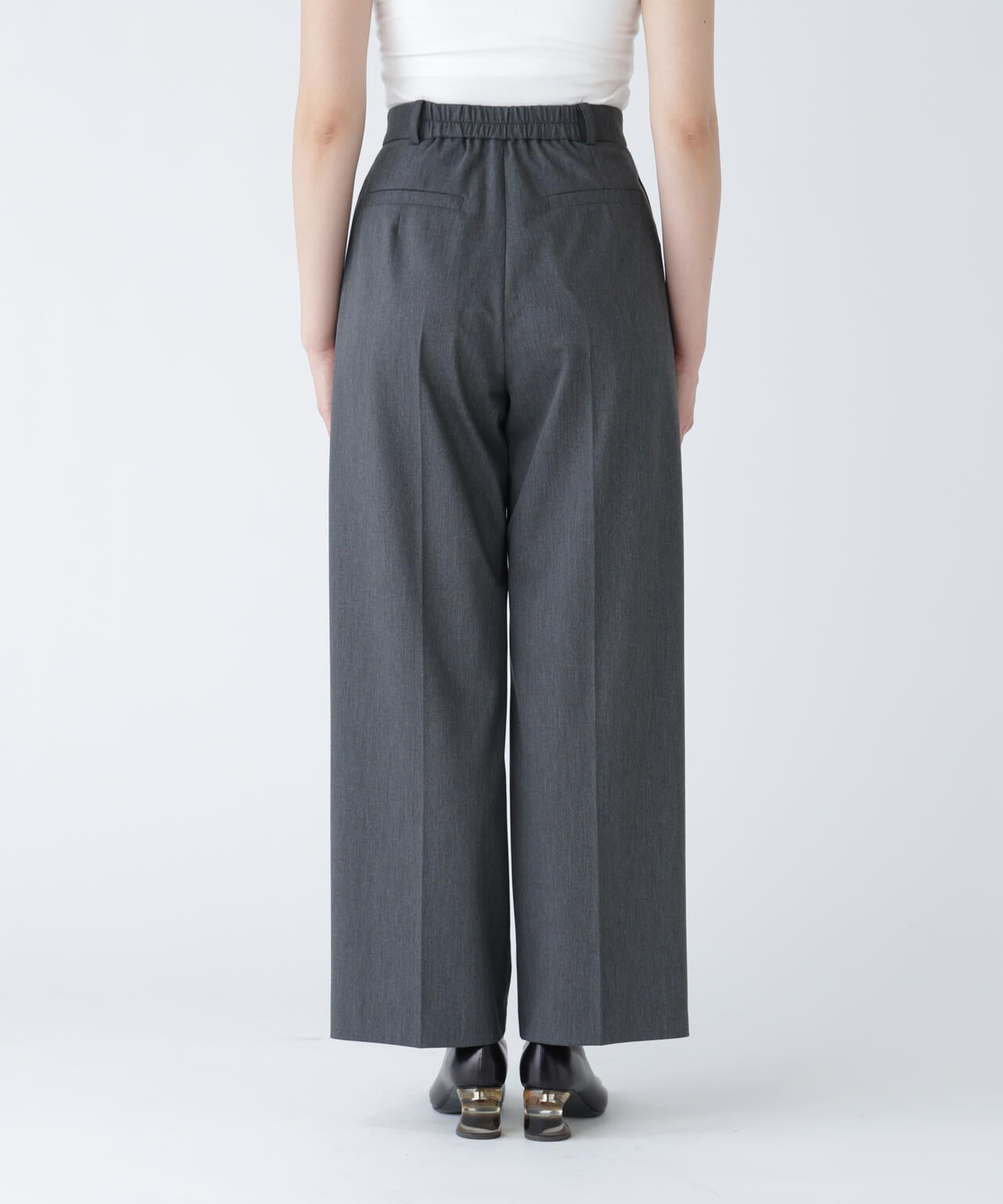 【365ユーティリティー】洗えて毛玉になりにくいタックワイドパンツ