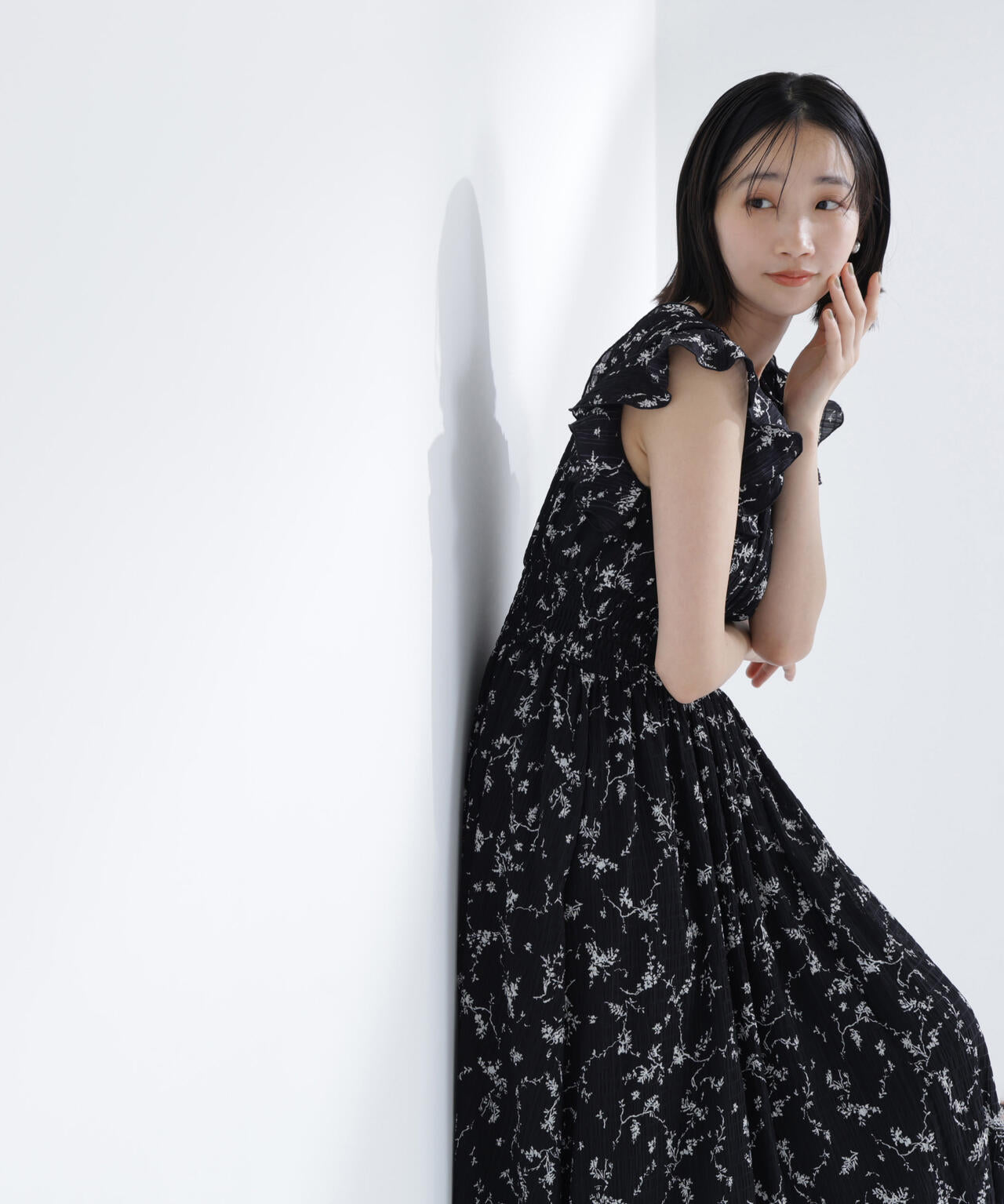 美品）美しいフリルのワンピース フラワープリントフリルワンピース | NATURAL BEAUTY BASIC