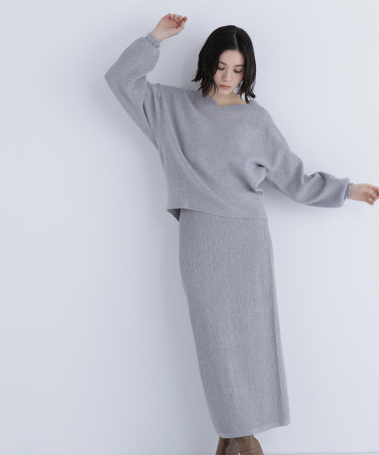 Vネックフォルムニットセットアップ | NATURAL BEAUTY BASIC