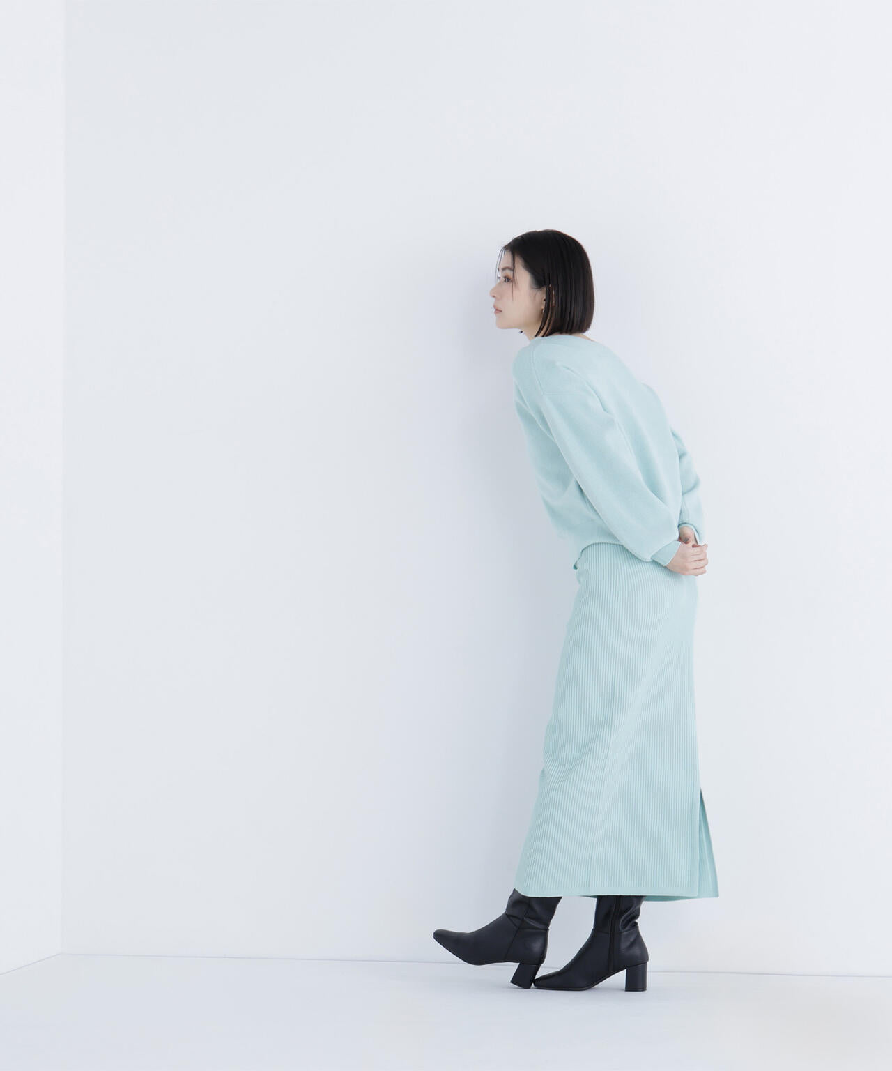 Vネックフォルムニットセットアップ | NATURAL BEAUTY BASIC