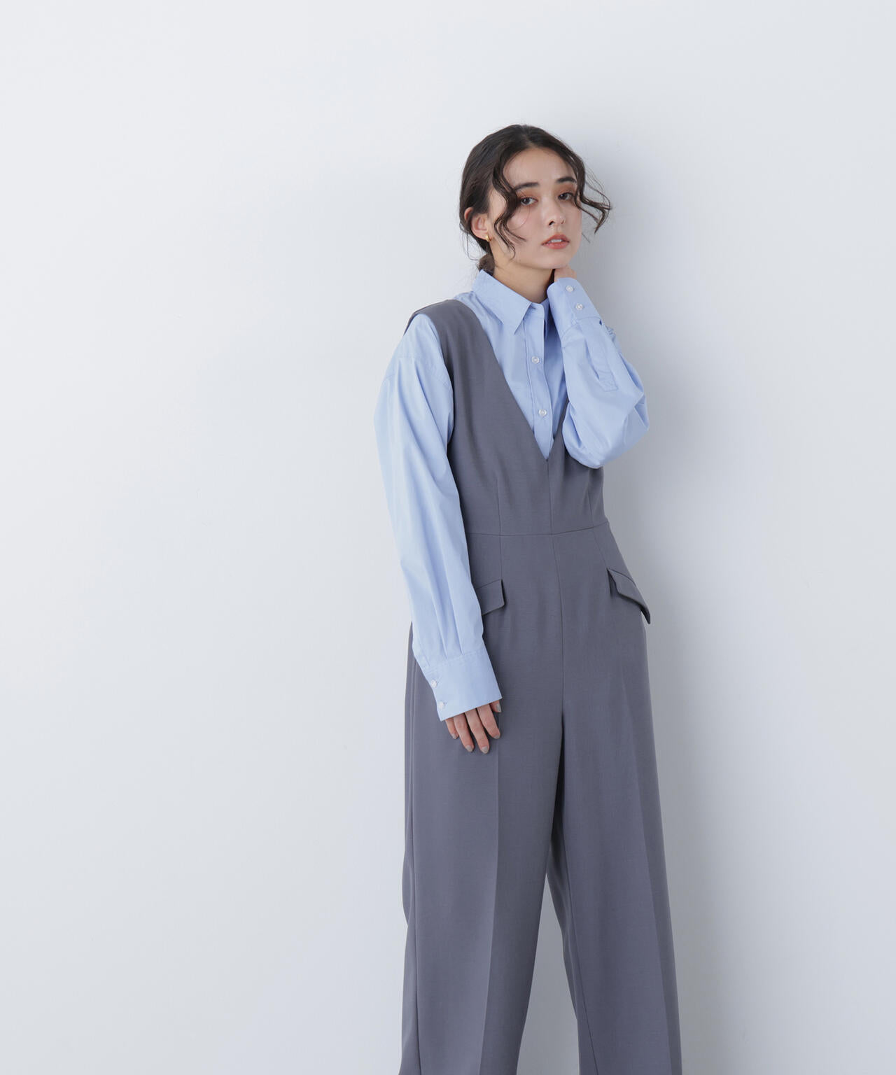 Vネックオールインワン