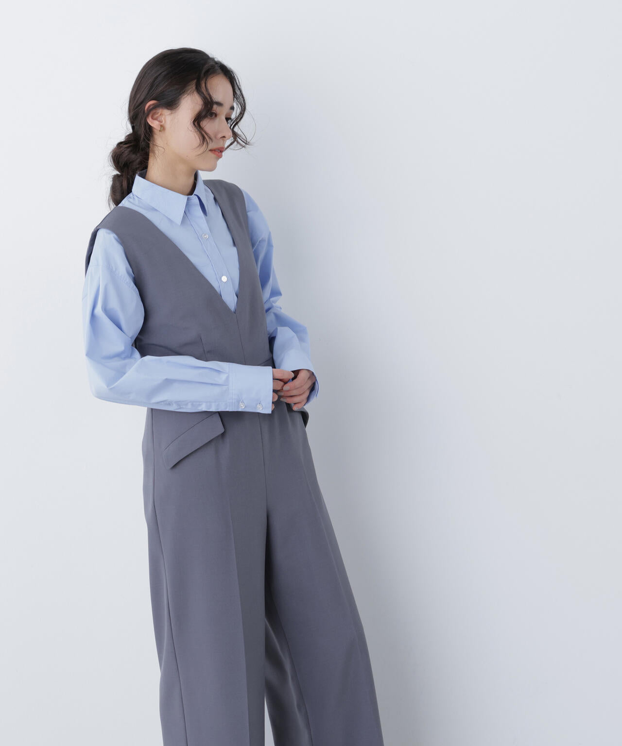 Vネックオールインワン