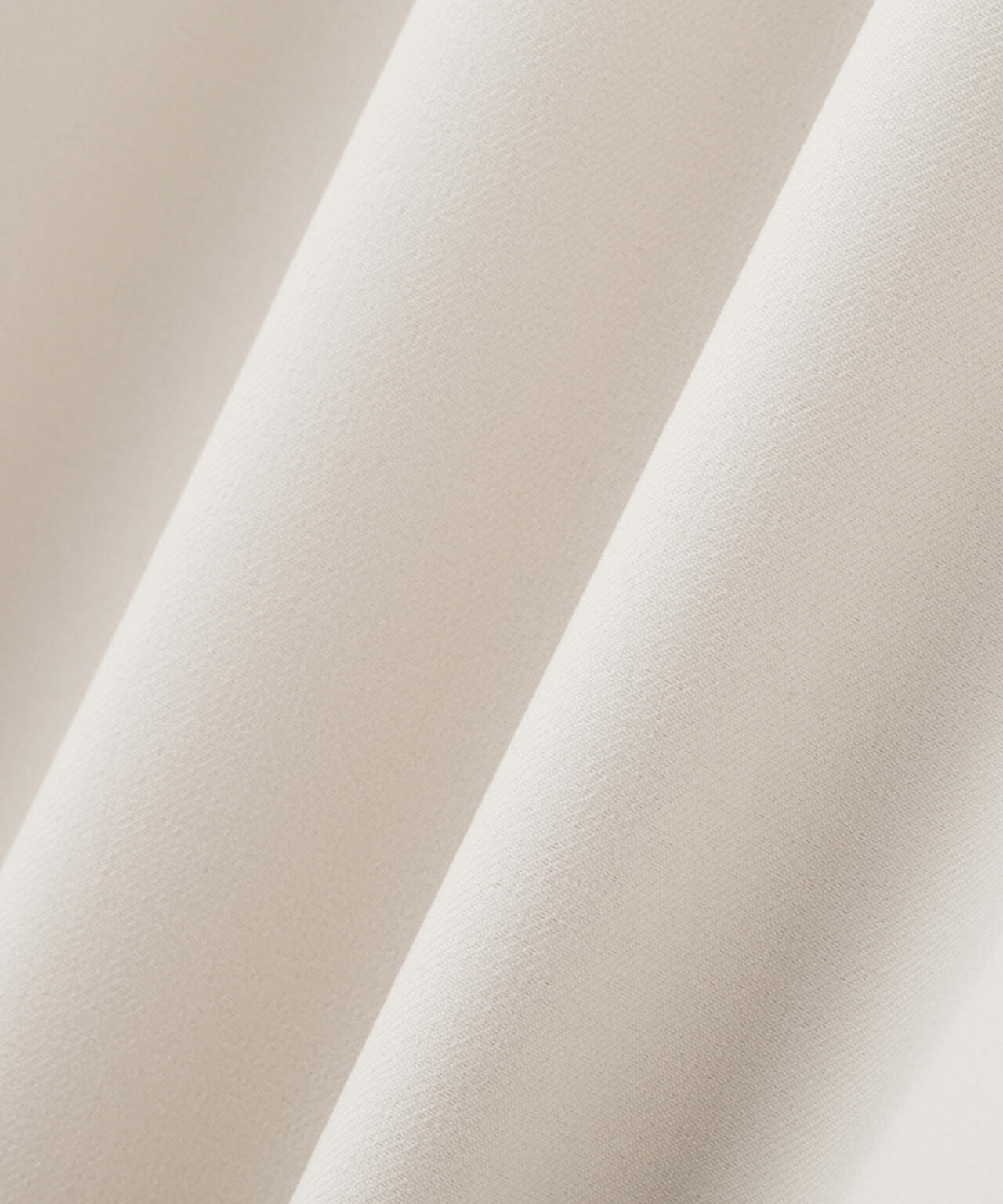 パウダーツイルトレンチコート