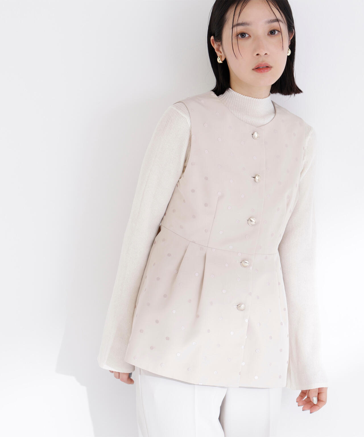 美品♡SHE Tokyo / Owen white 0 ベスト　ジレ　ペプラム ドットペプラムジレ | NATURAL BEAUTY BASIC（ナチュラルビューティー