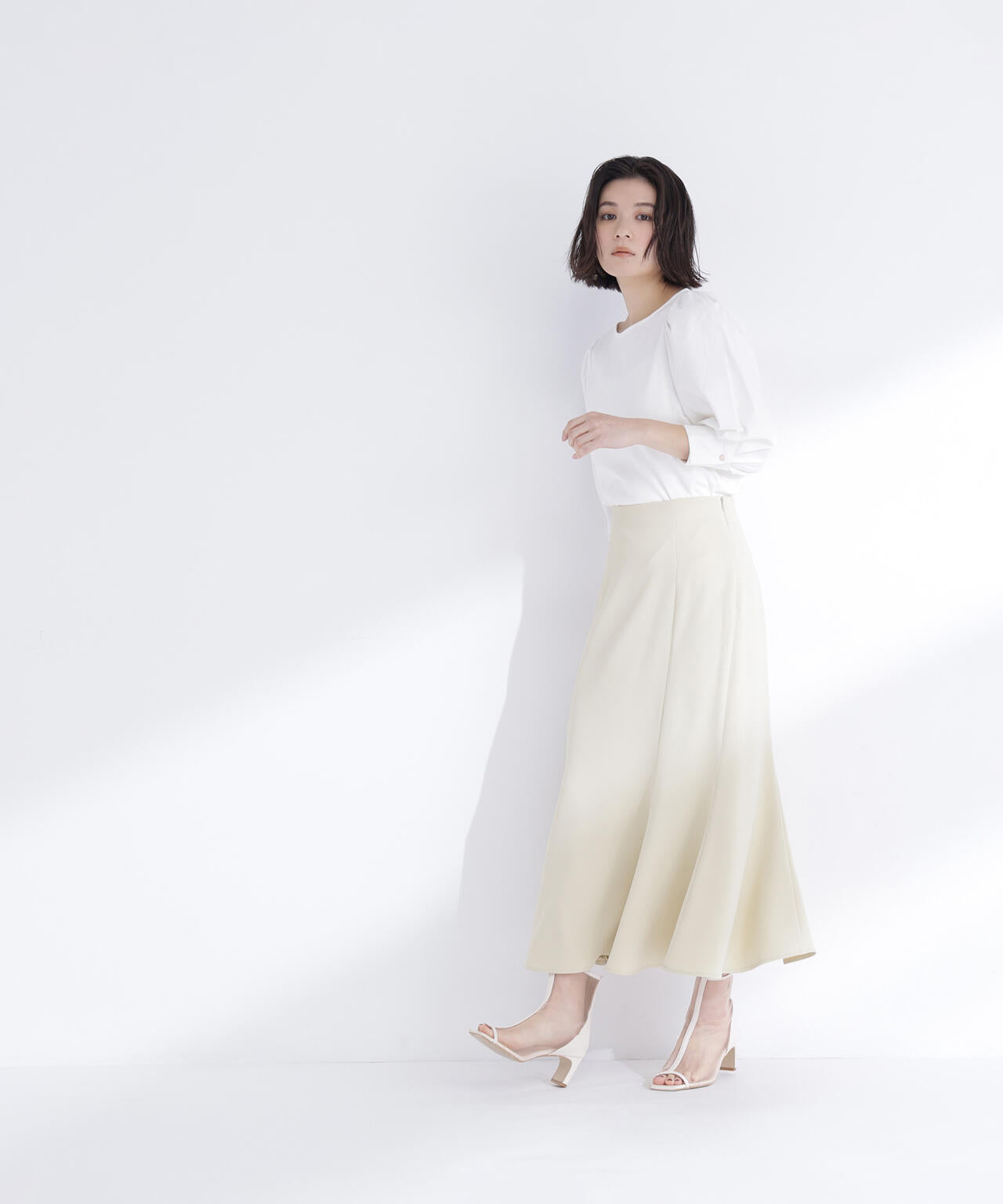 ガーリッシュ　パフスリーブカットソー　究極の白 ガーリッシュ St.cecilia 【究極の白】パフスリーブカットソー - メルカリ