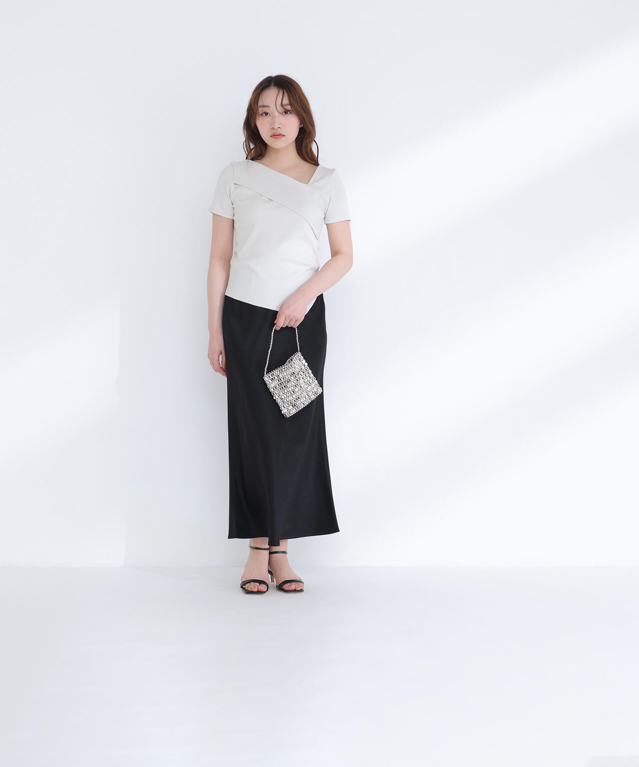 【6/5～6/7 オンライン限定2buy10%OFF対象】アシメネックリブカットソー