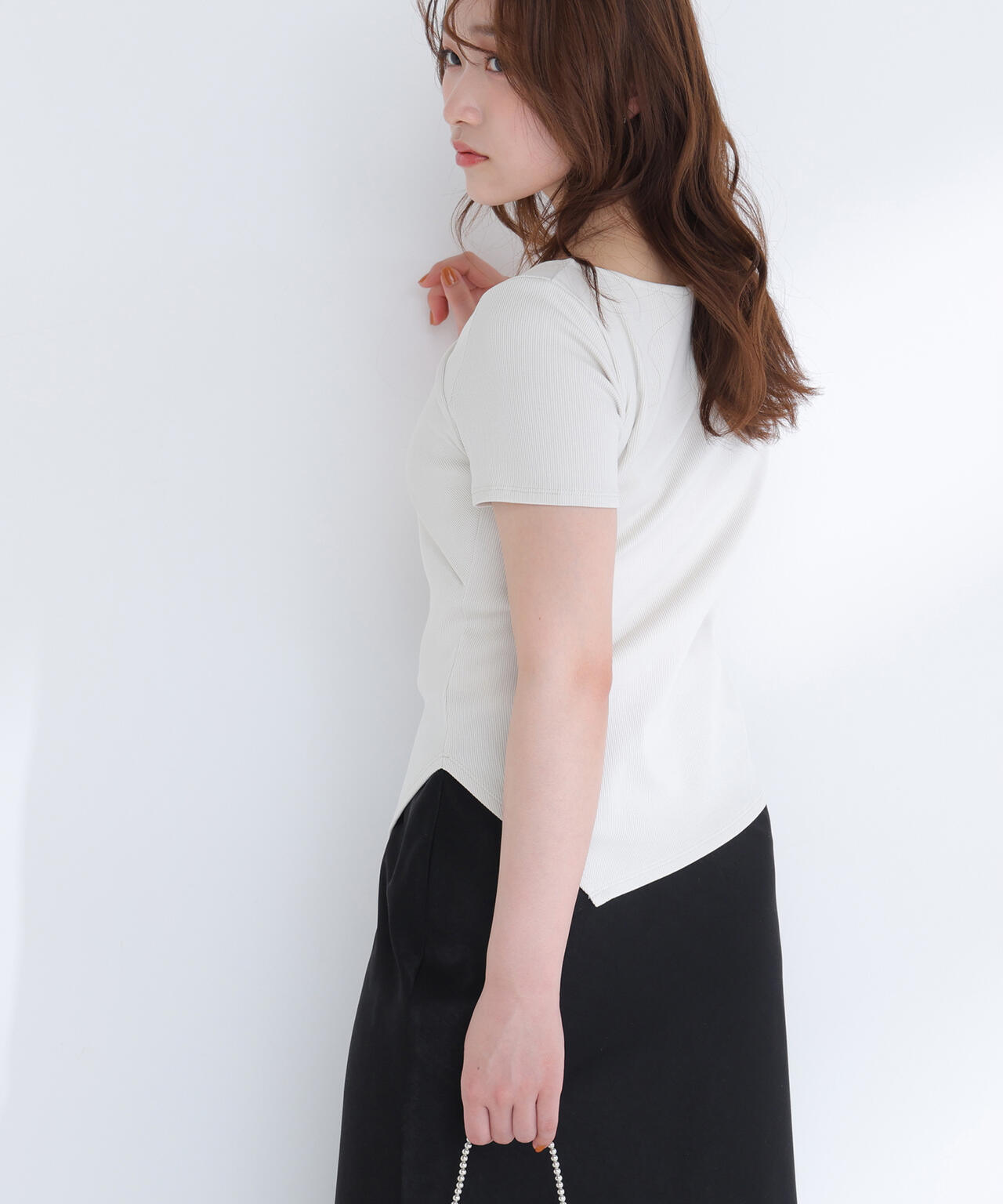 【6/5～6/7 オンライン限定2buy10%OFF対象】アシメネックリブカットソー