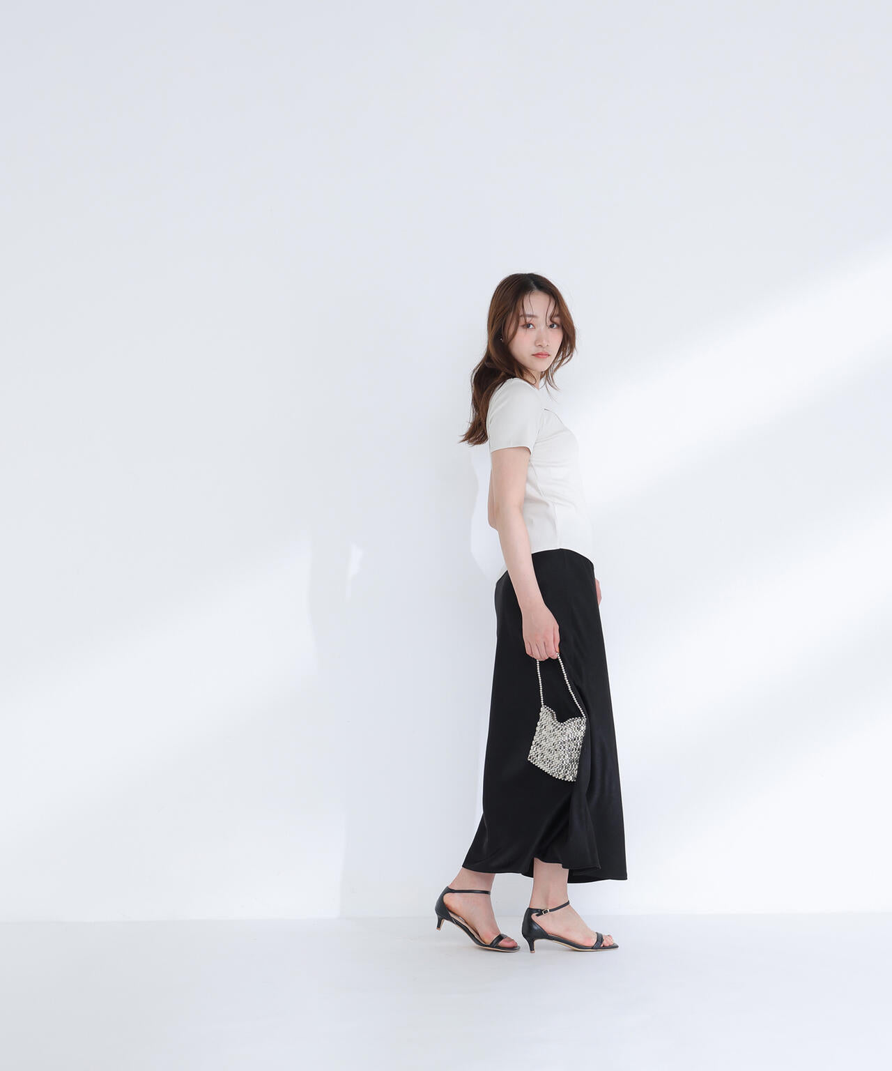 【6/5～6/7 オンライン限定2buy10%OFF対象】アシメネックリブカットソー
