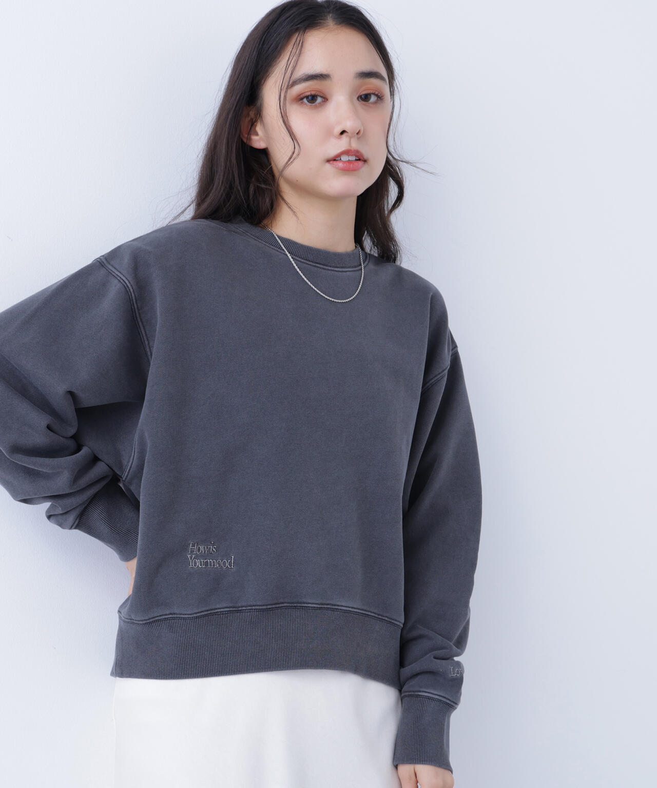 ロゴ刺繍スウェットプルオーバー