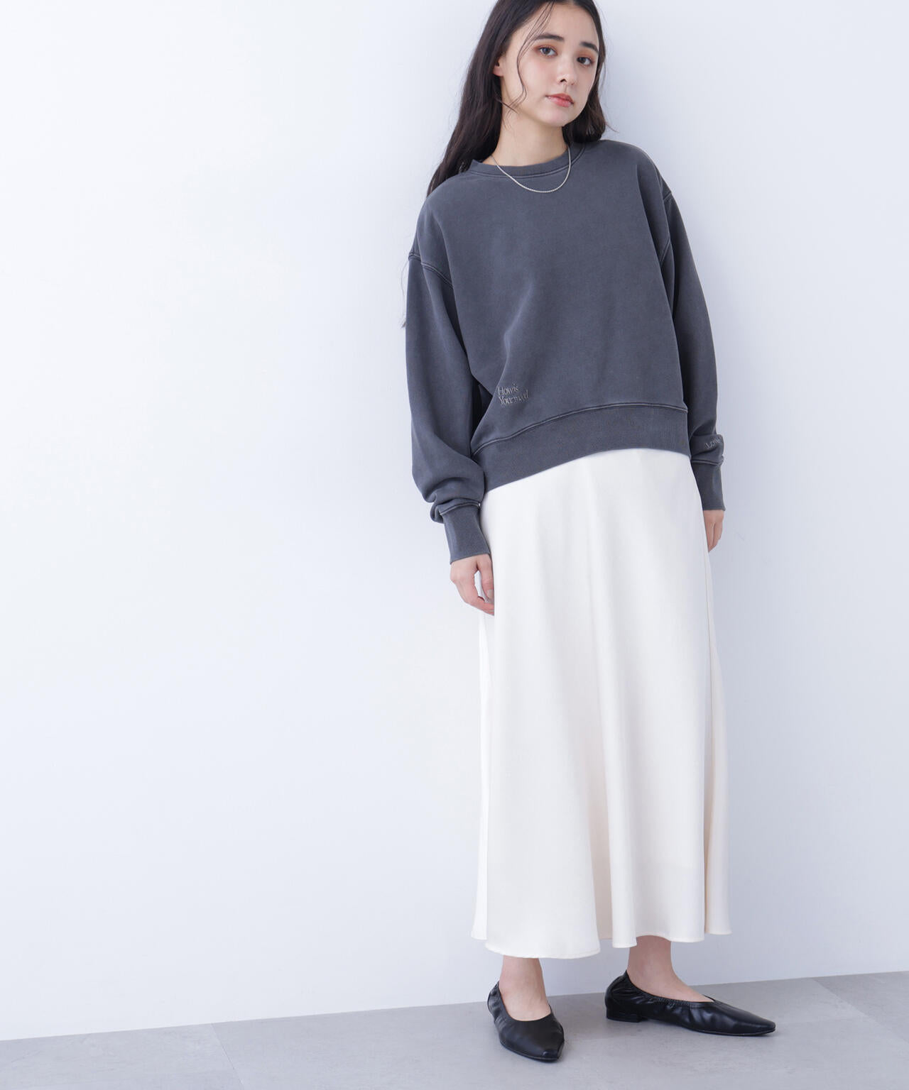 ロゴ刺繍スウェットプルオーバー