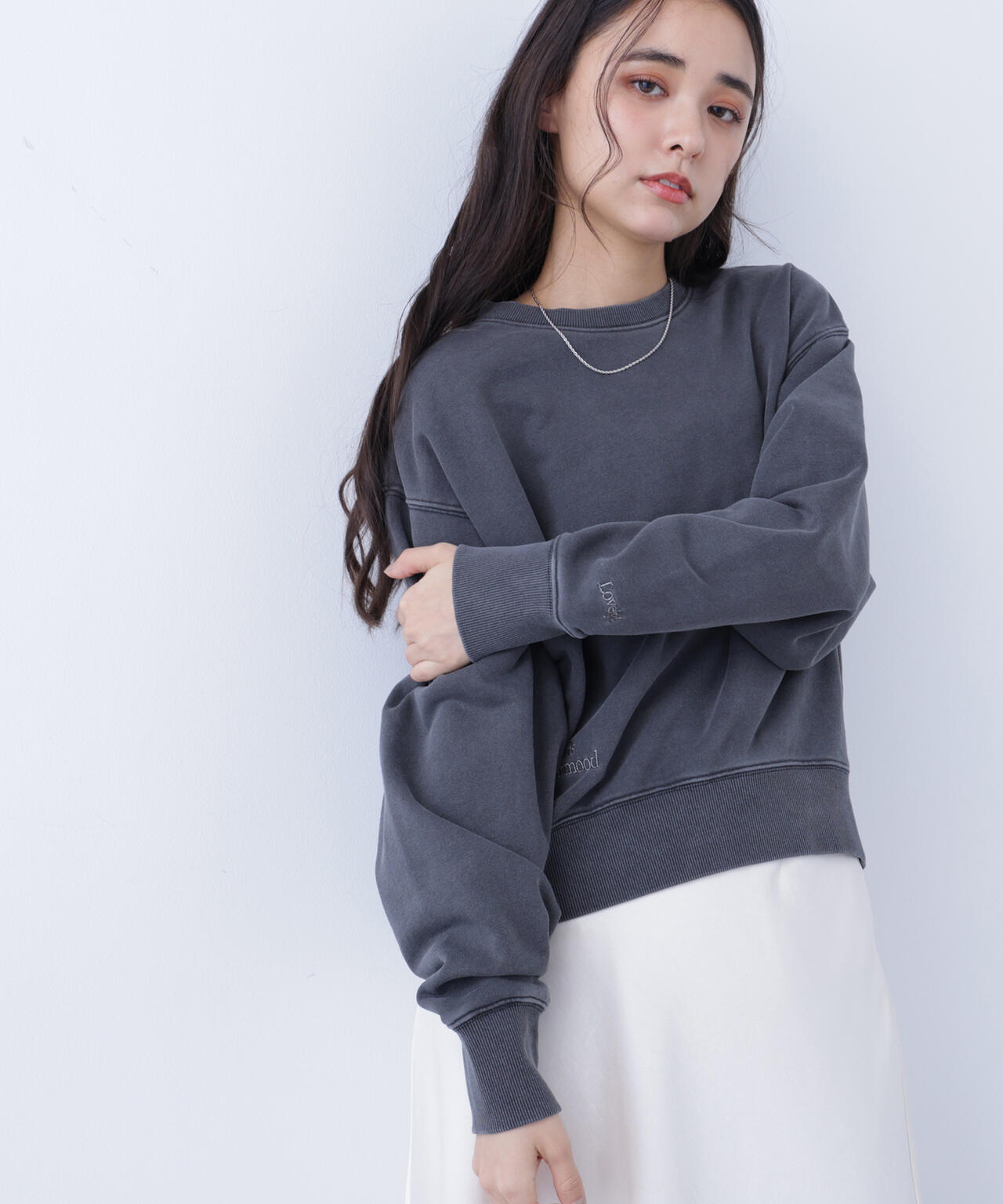 ロゴ刺繍スウェットプルオーバー