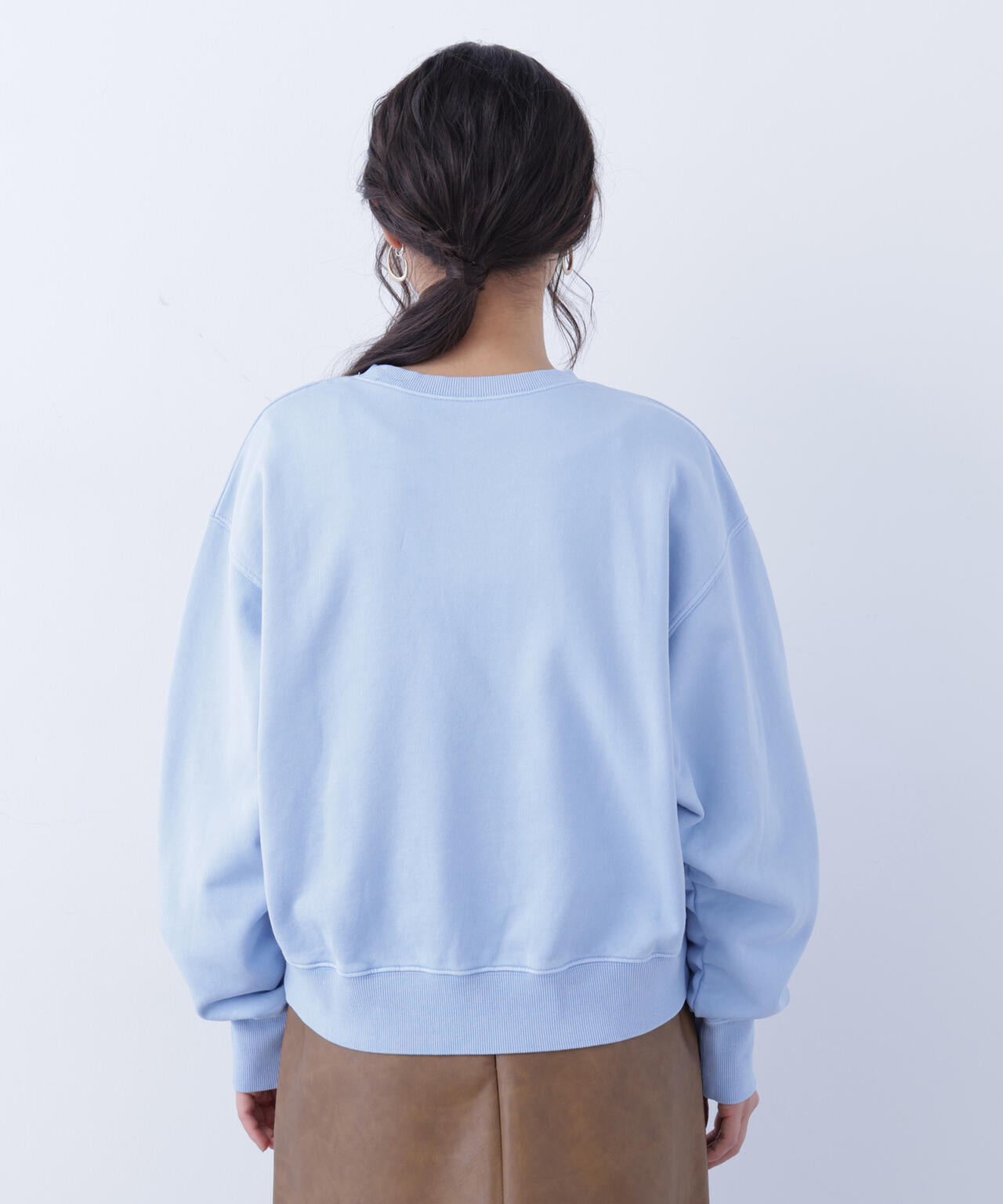 ロゴ刺繍スウェットプルオーバー