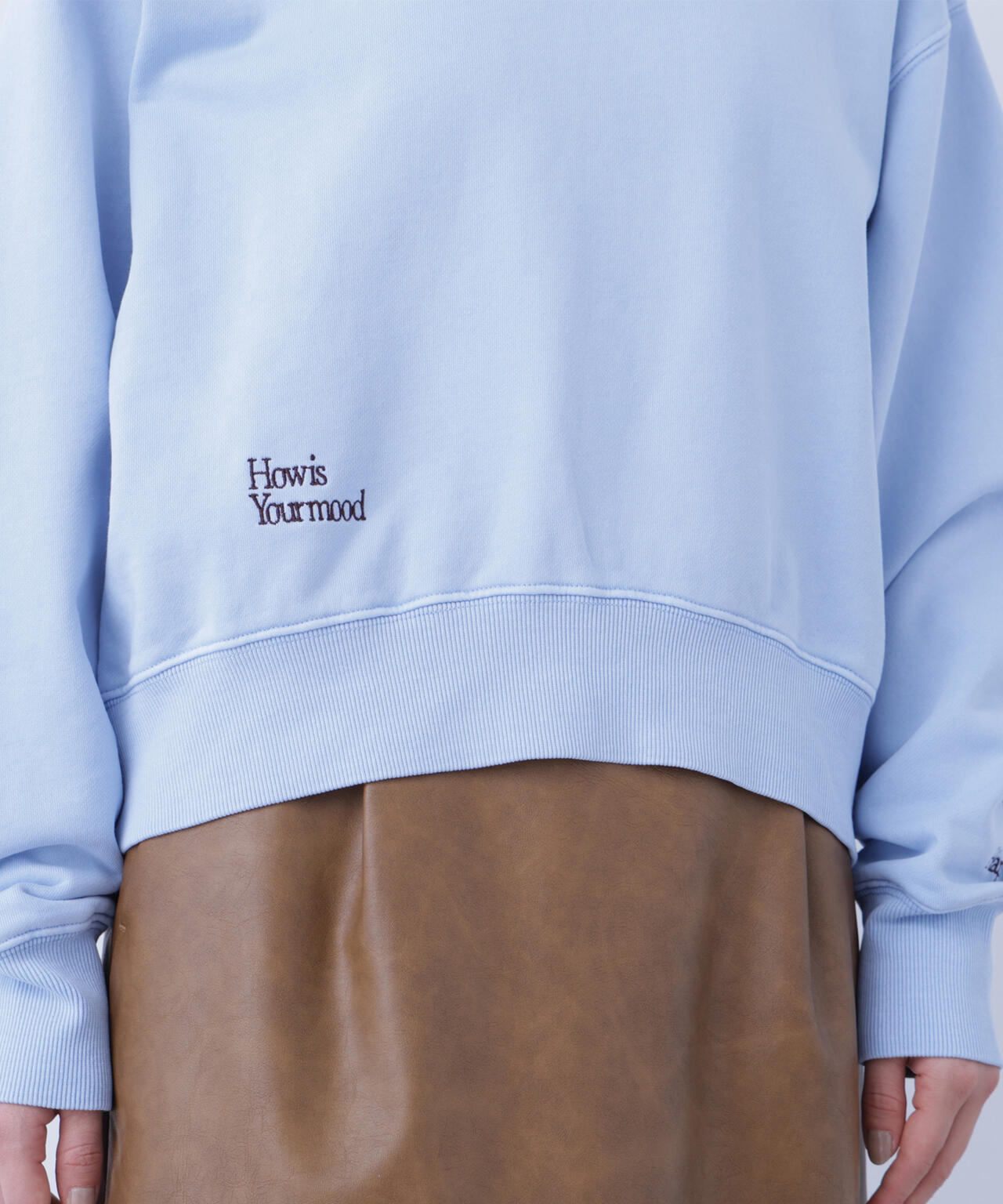 ロゴ刺繍スウェットプルオーバー