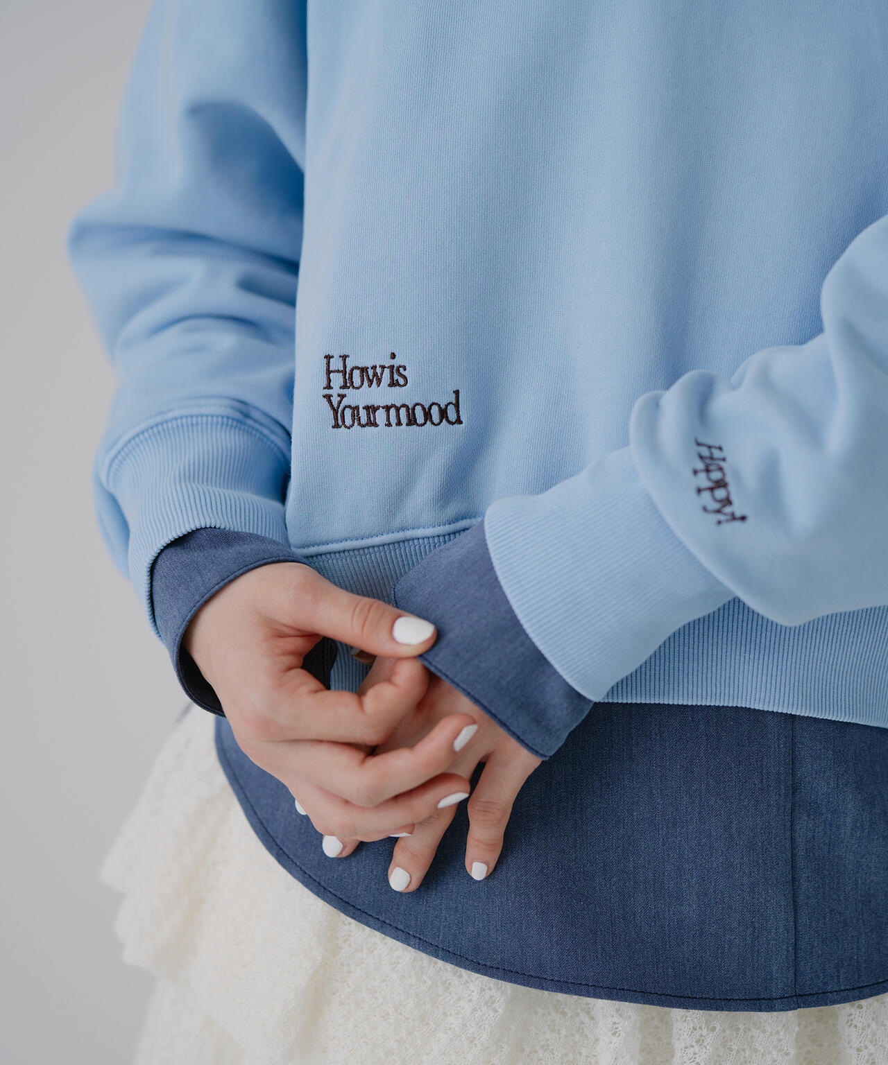 ロゴ刺繍スウェットプルオーバー