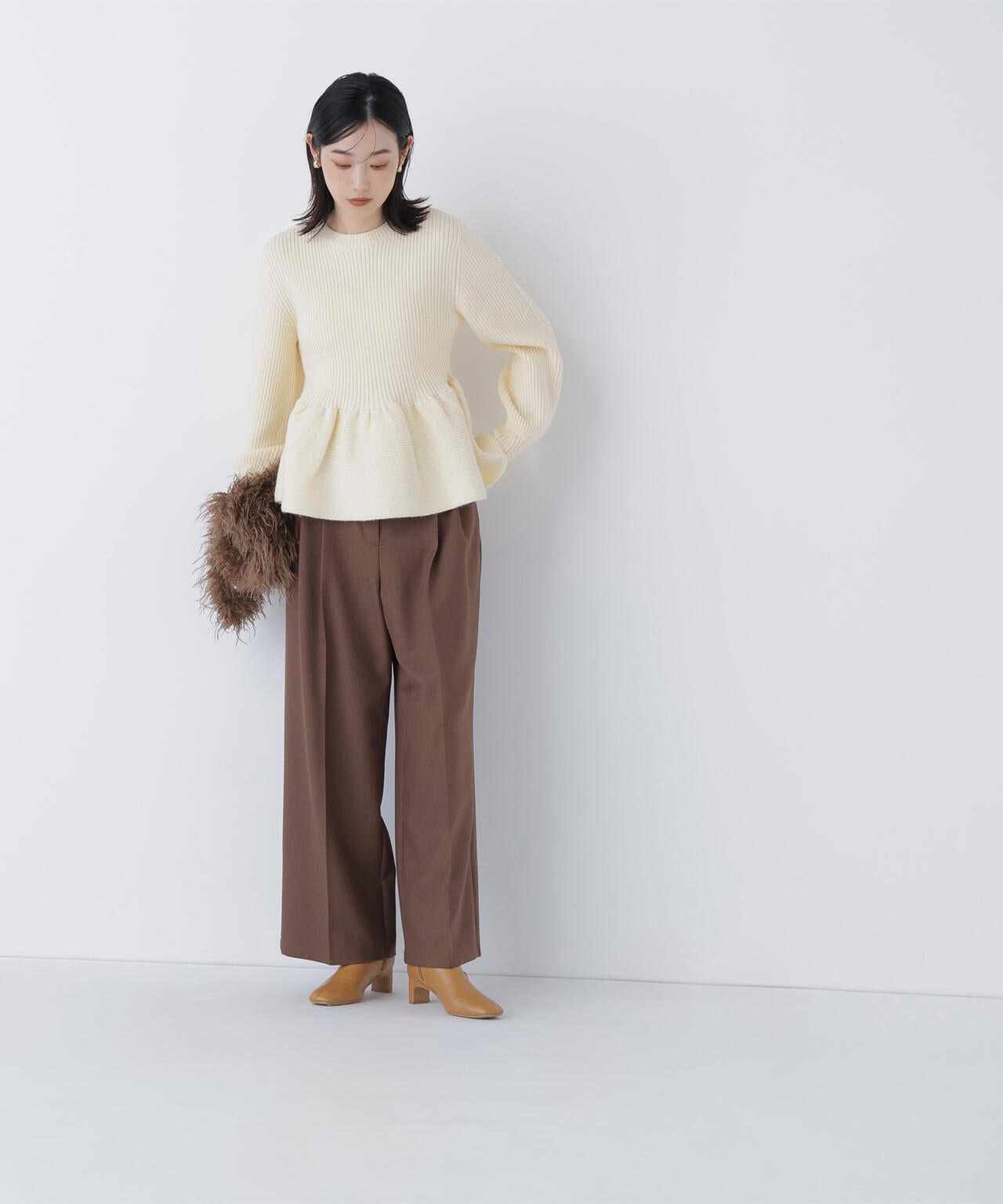 フォルムペプラムニット | NATURAL BEAUTY BASIC（ナチュラル