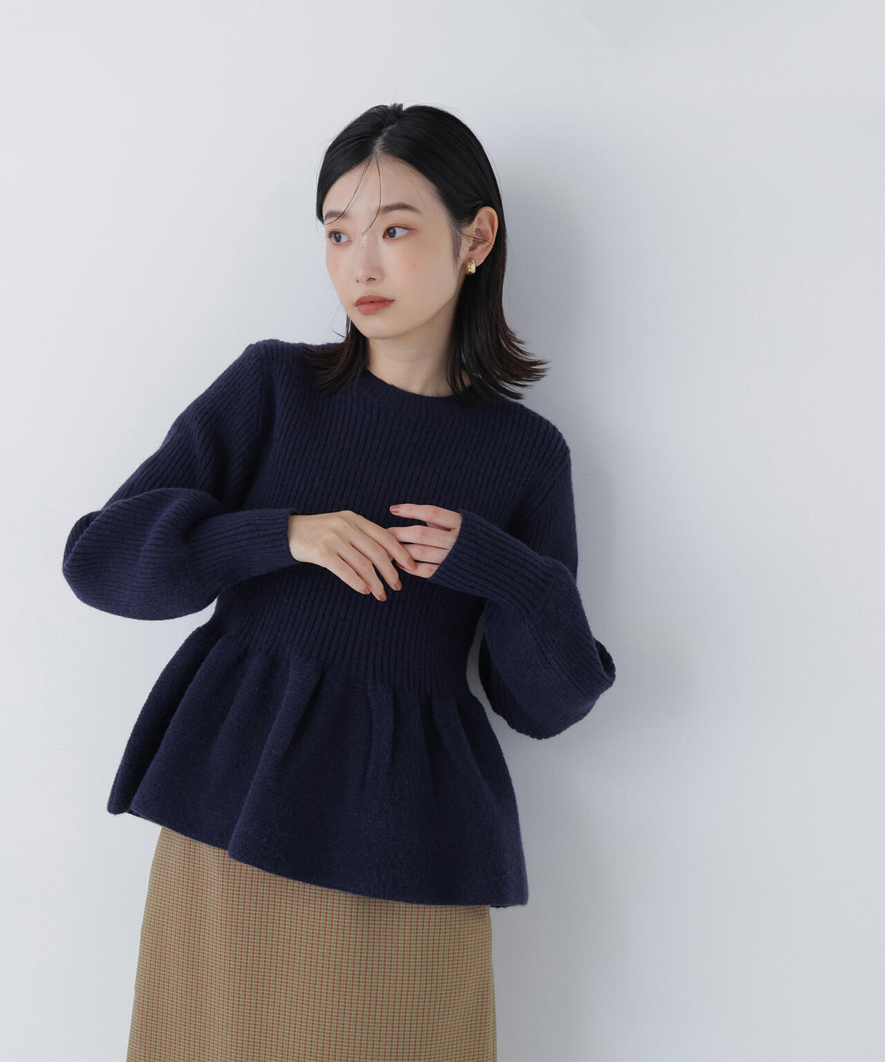 フォルムペプラムニット | NATURAL BEAUTY BASIC（ナチュラル