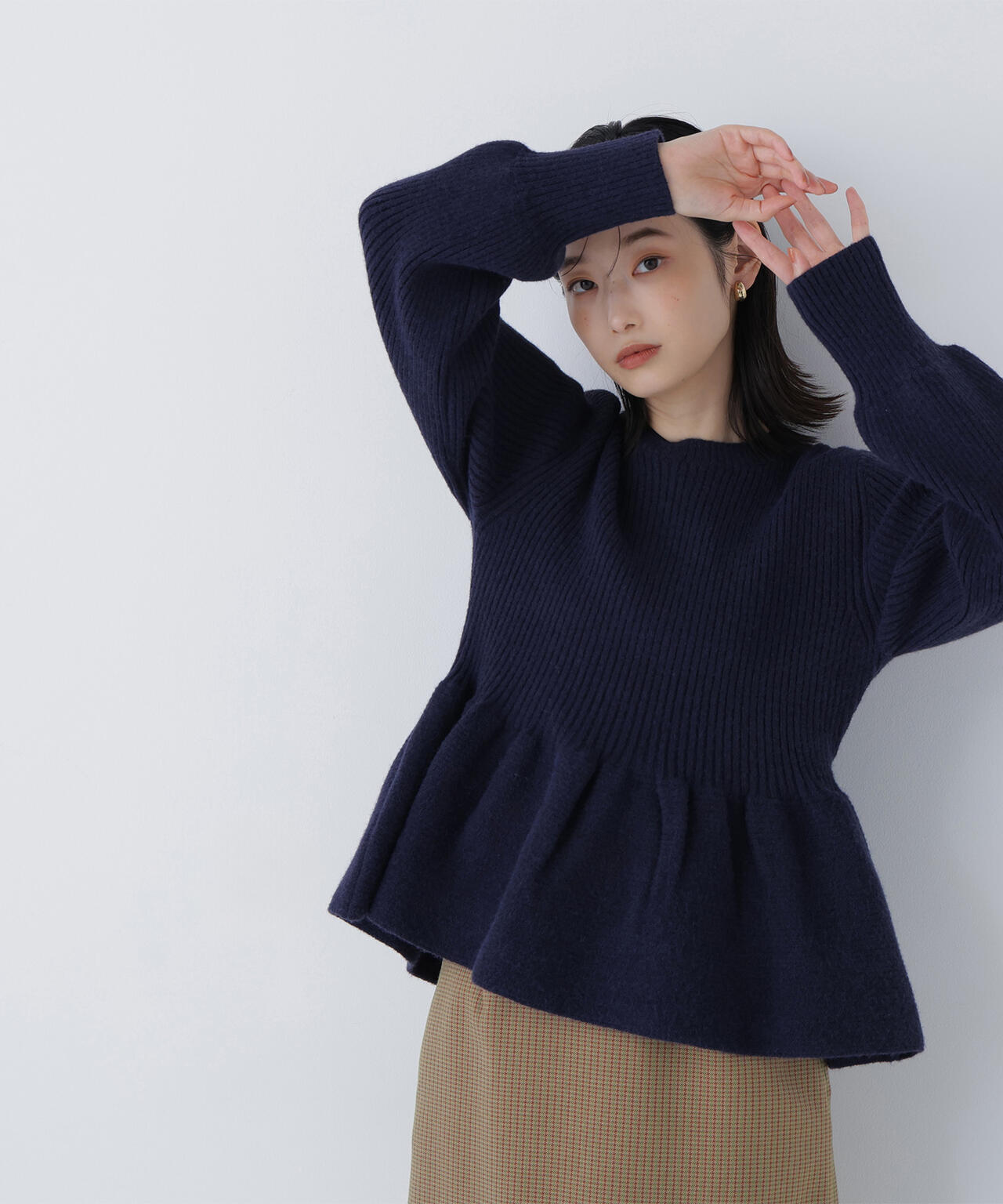 【有楽町マルイ・mix.tokyo 限定カラー：ネイビー】フォルムペプラムニット