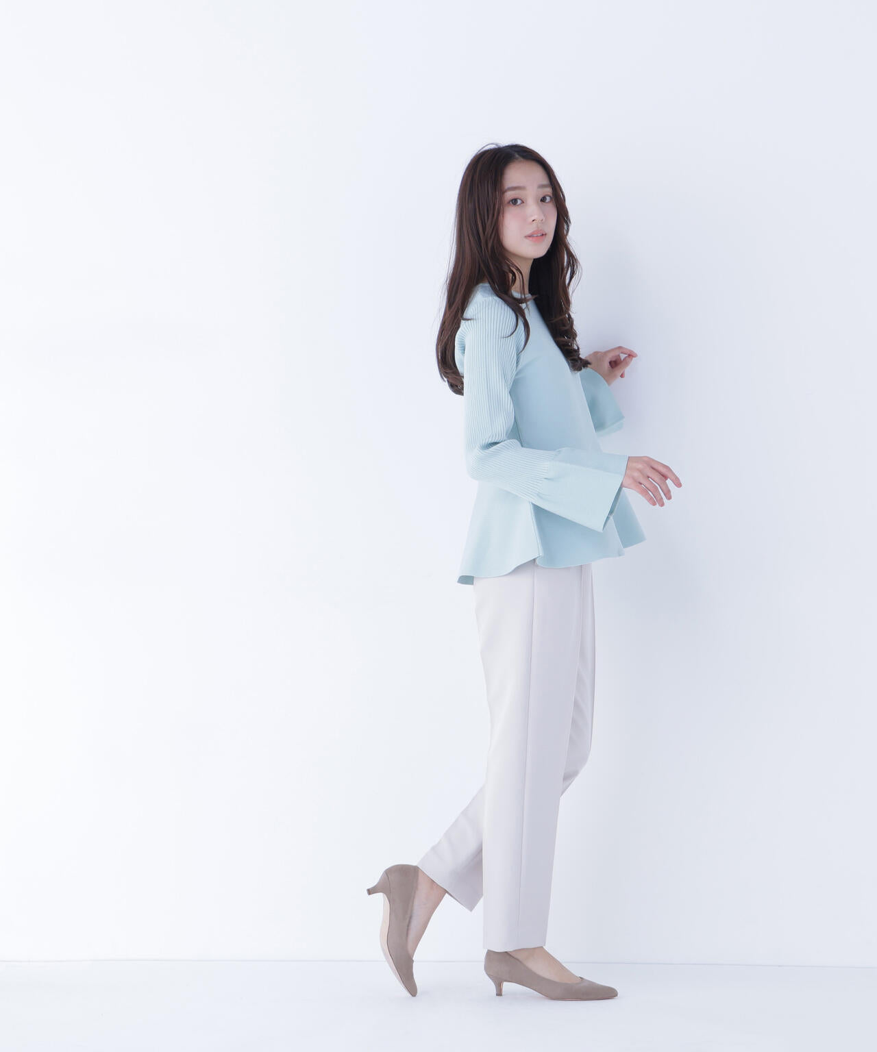 ベルスリーブペプラムニット | NATURAL BEAUTY BASIC（ナチュラル