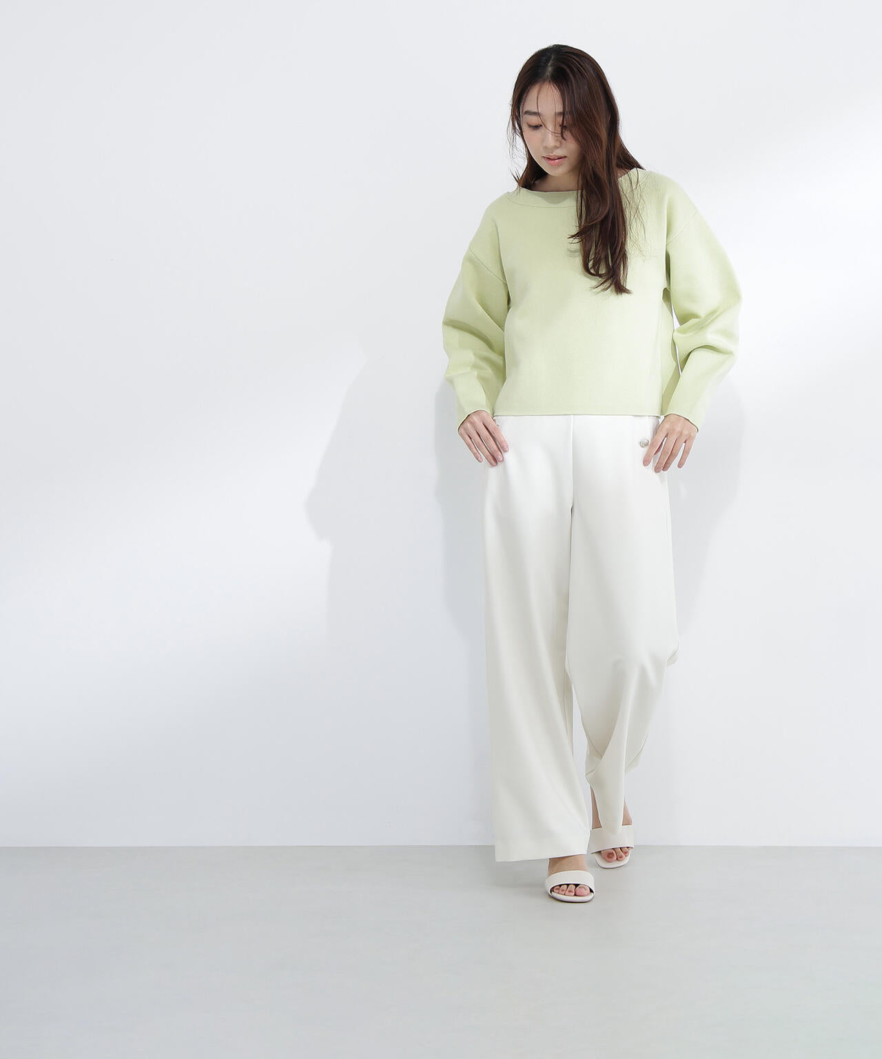 スウェットライクフォルムニット