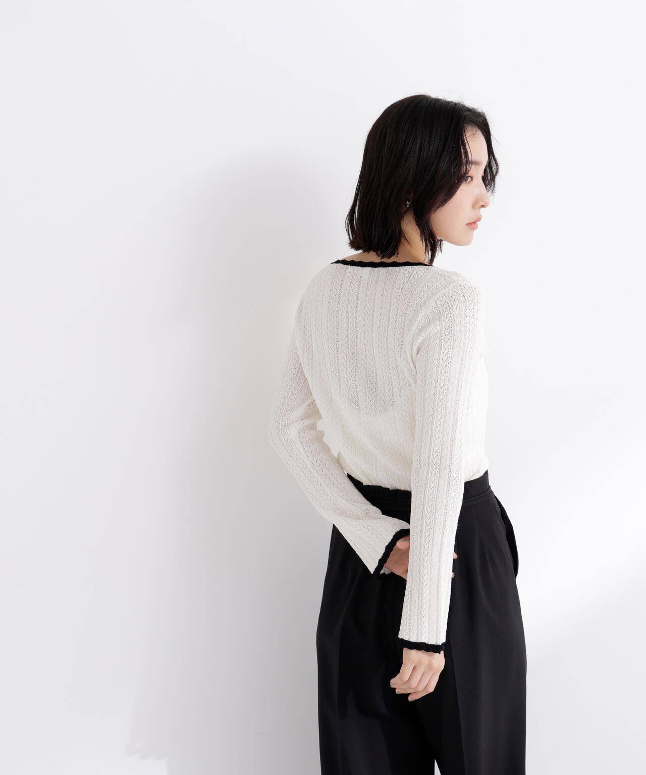 柄編みスカラップニット