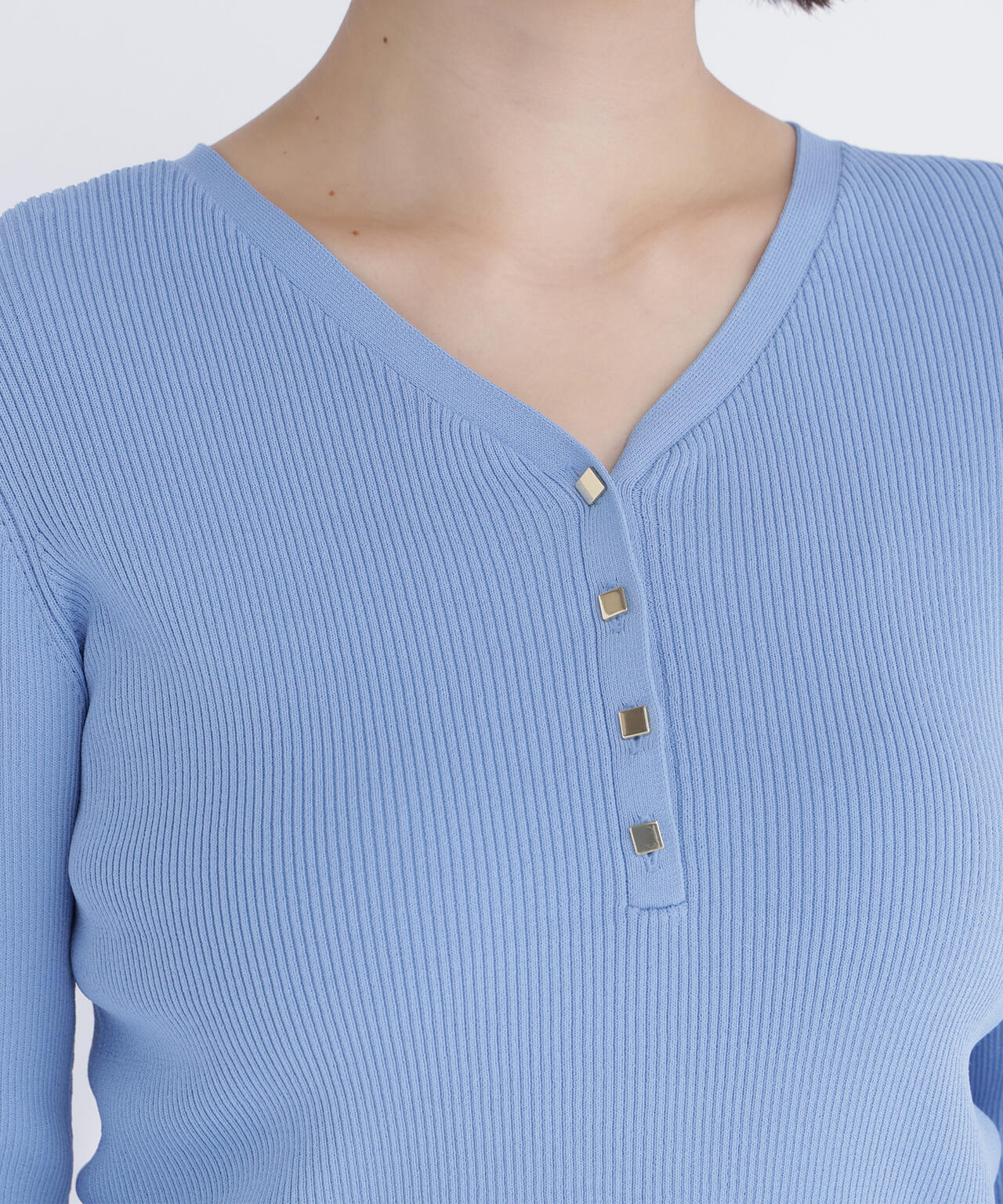 メタルボタンシアーラインニット