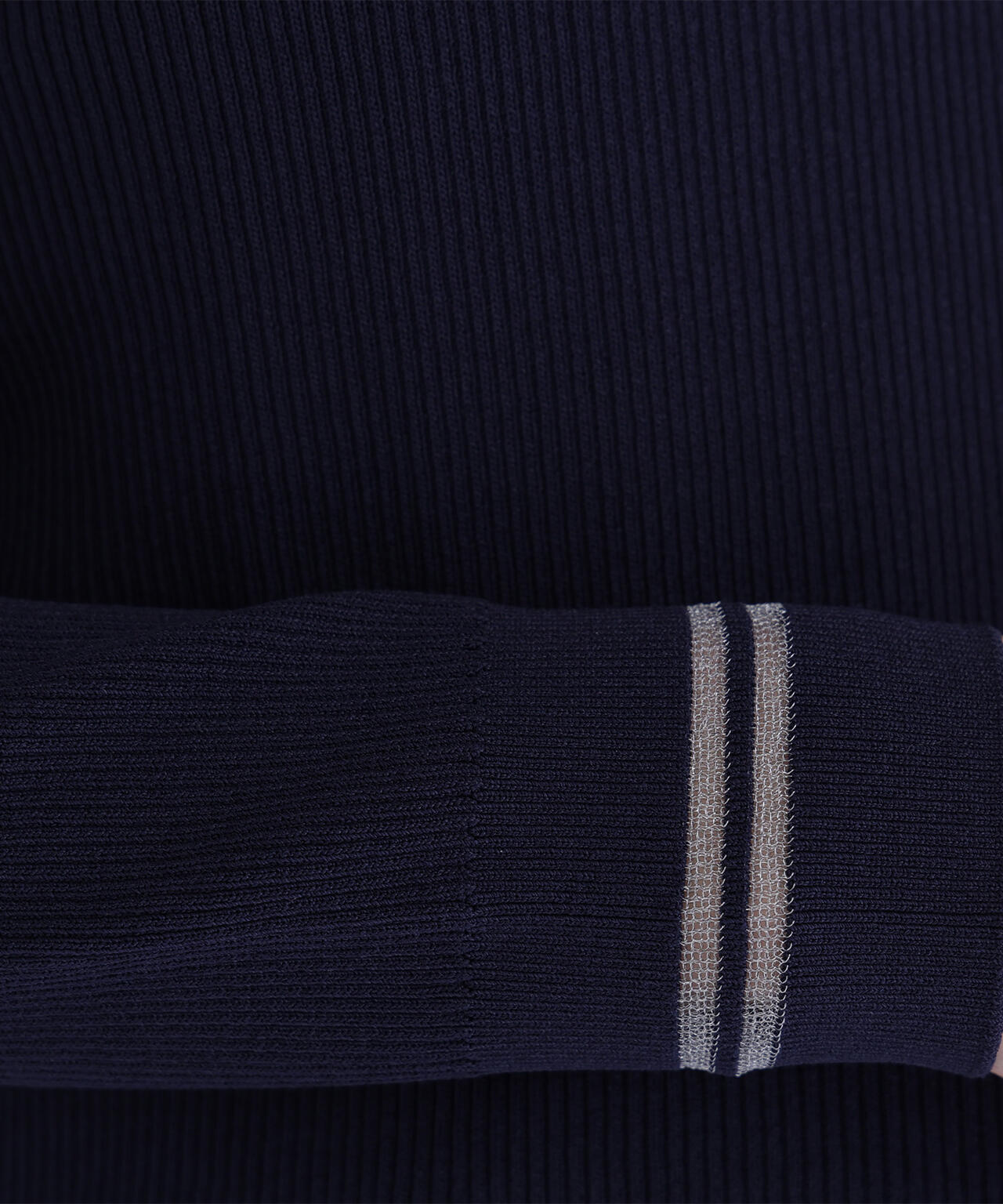 メタルボタンシアーラインニット