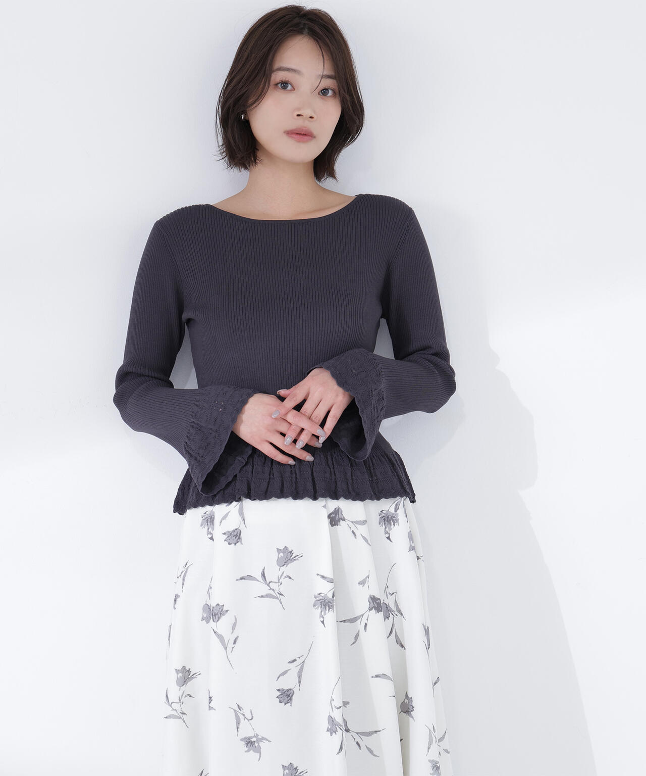 柄編みフレアスリーブニット