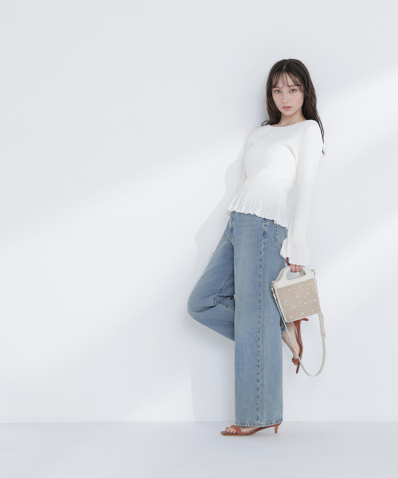 柄編みフレアスリーブニット